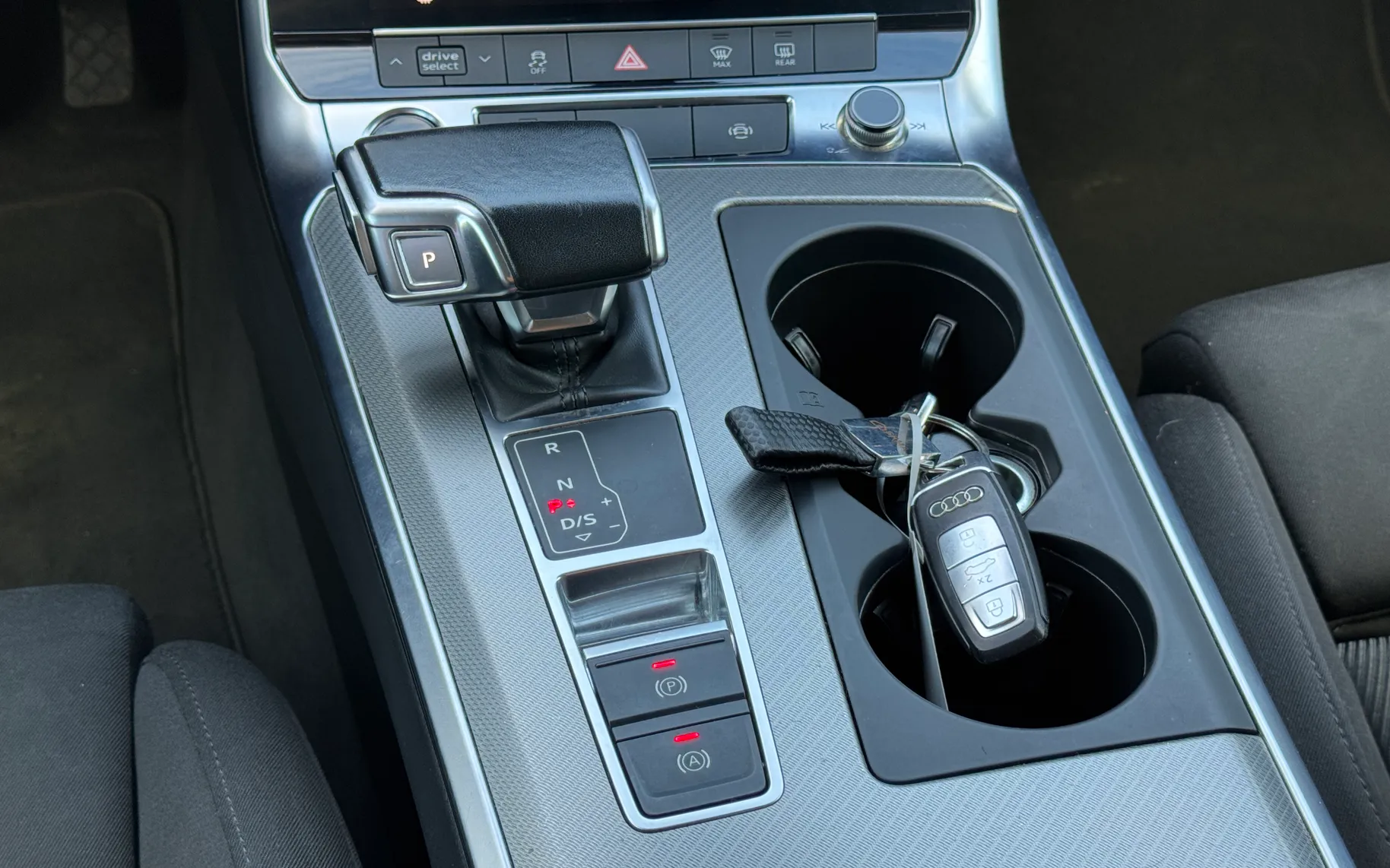 Notranja slika - Audi A6 - 45 TFSI S tronic - 10