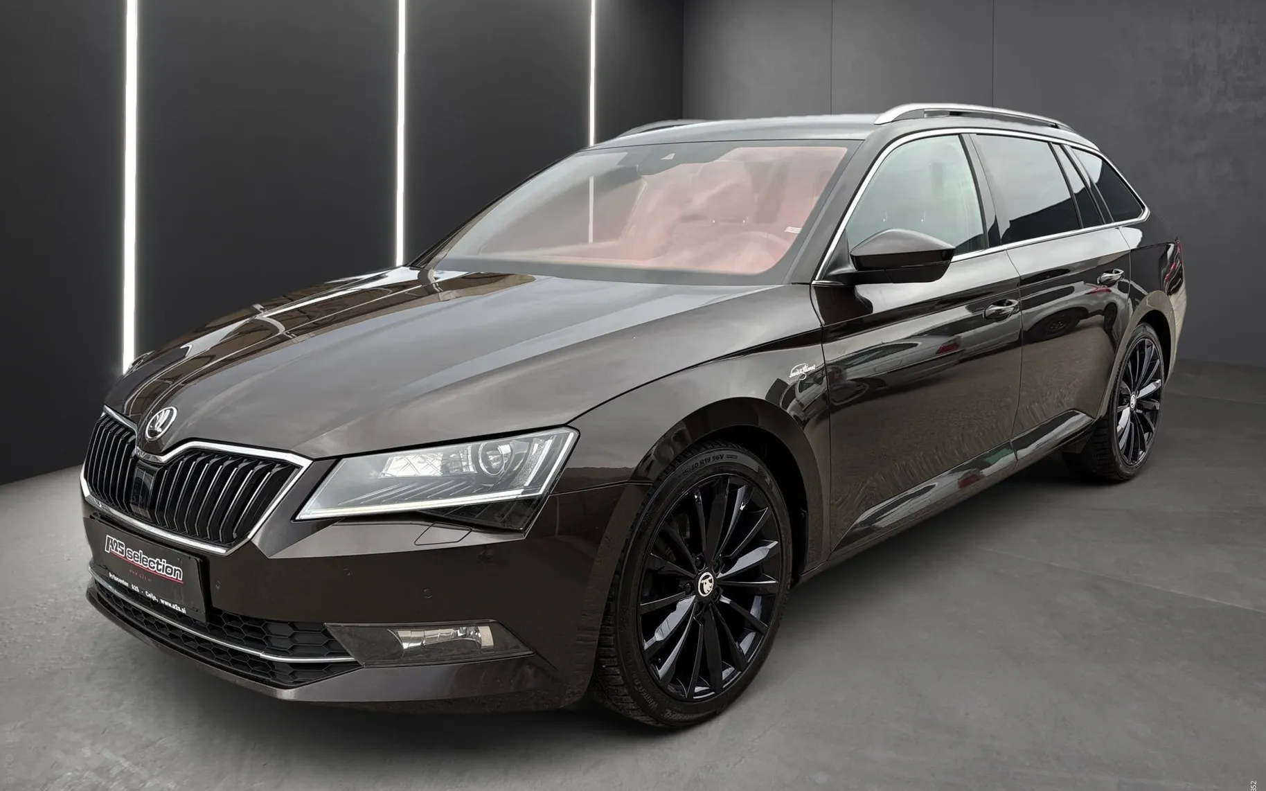 Zunanja slika - Škoda Superb - 2.0 TDI L K Combi DSG 4X4 ... - 1