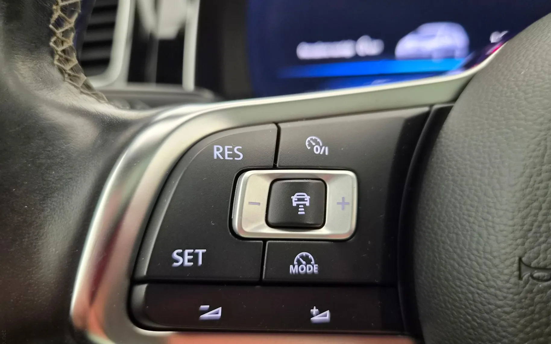 Notranja slika - VW Golf - 2.0GTD-VIRTUAL-PANORAMA-ACC-SPORT MODE-18COL-2XPDC - 10