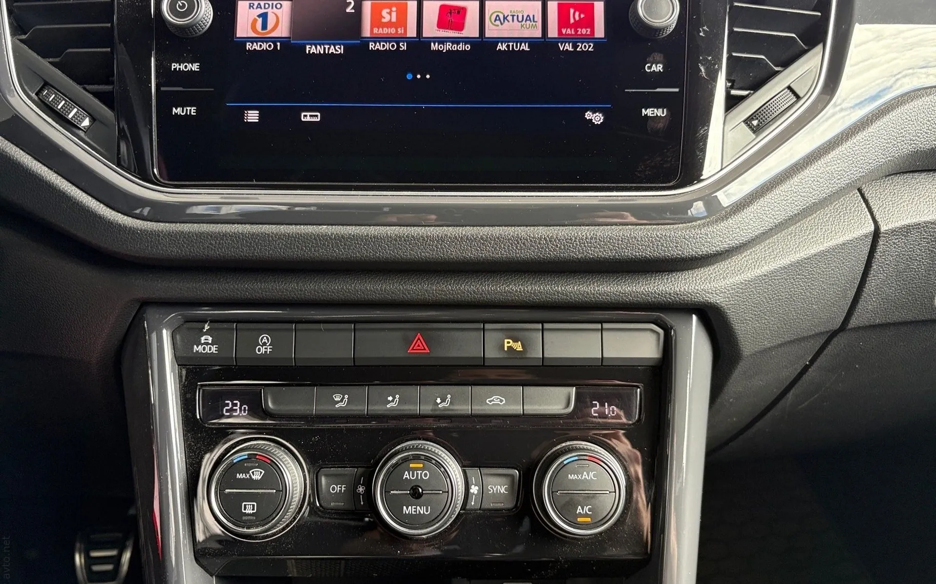 Notranja slika - Volkswagen T-Roc - 1.5 TSI Sport-SLO-Full LED-Drive Mode-Vl.kljuka - 9