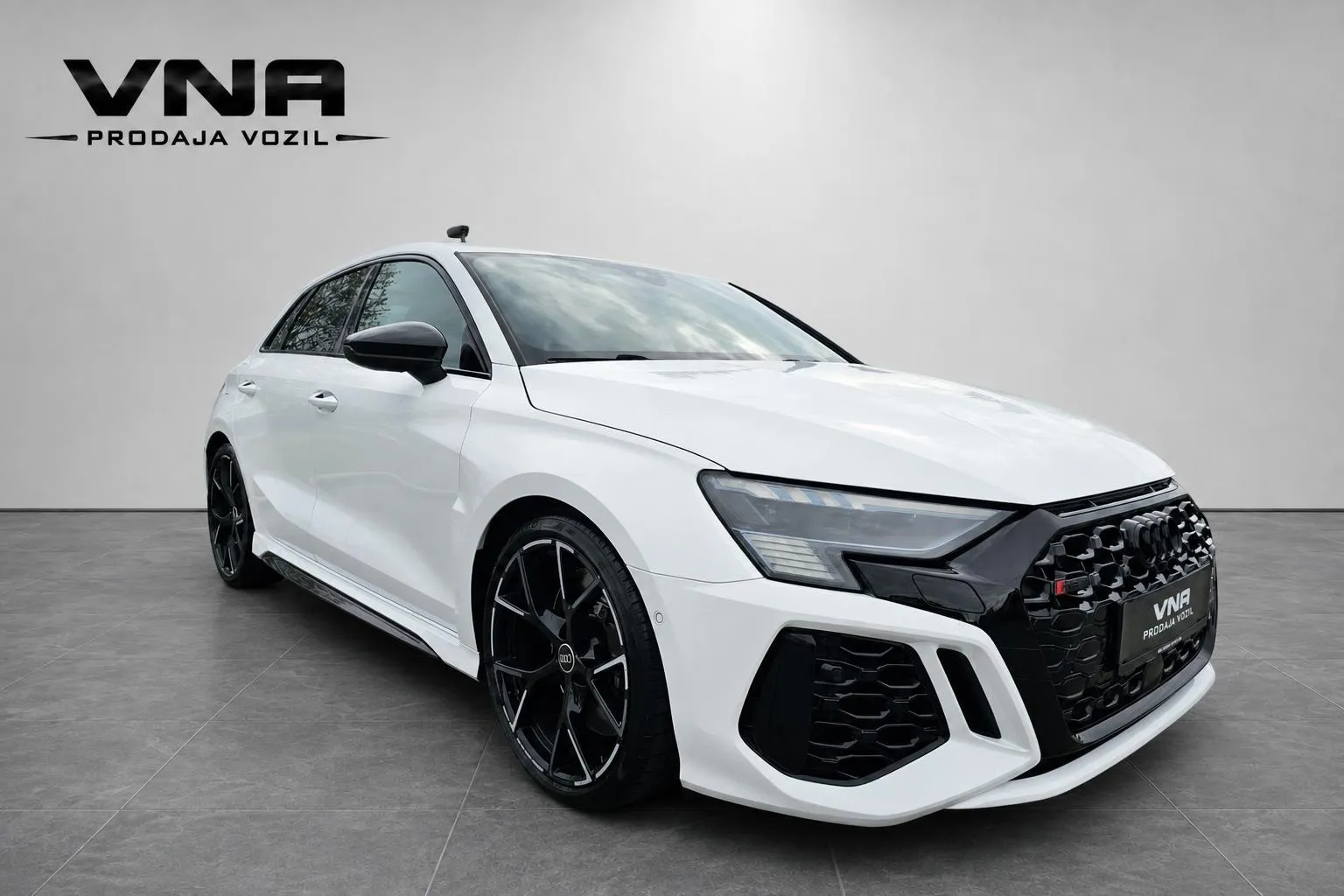Zunanja slika - Audi RS3 - Sportback quattro TFSI |VIRTUAL|BANG|RADAR|KAMERA| - 3