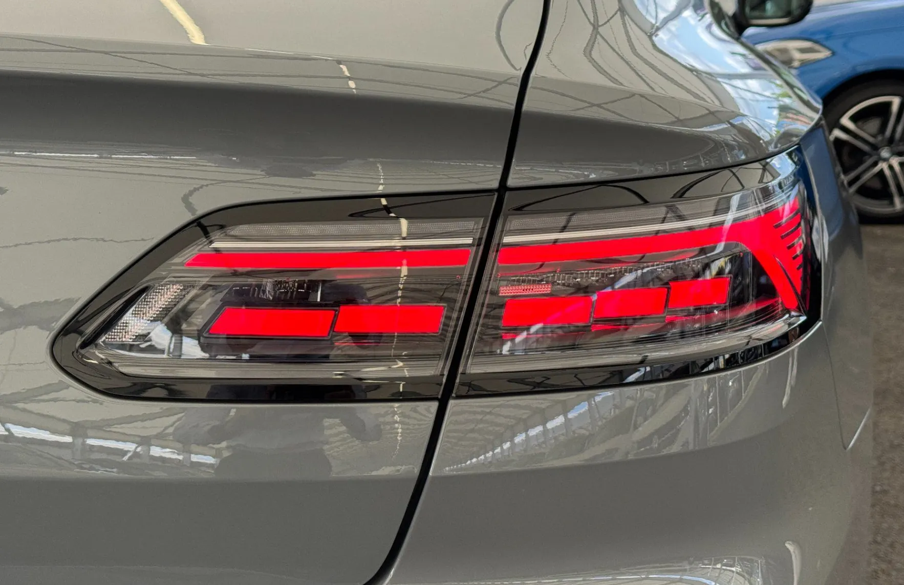 Zunanja slika - Volkswagen Arteon - Shooting Brake R-Line 2.0 TSI DSG LED-NAVI-EASY OPEN-OGR. - 5