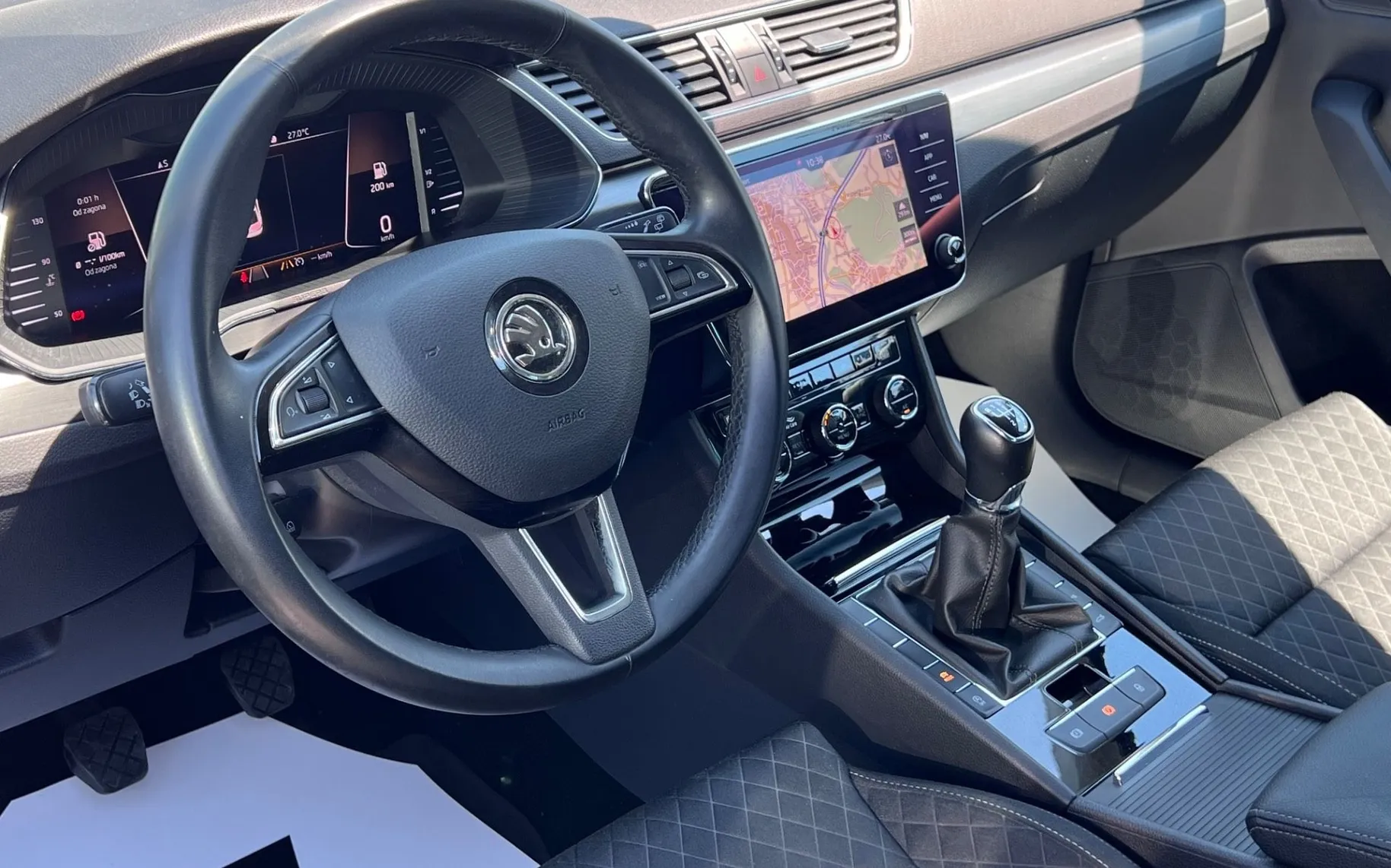 Notranja slika - Škoda Superb - 1.5 TSI+1.LAST+SLO+R.KAMERA+NAVI+RADAR+MRTVI KOT - 11