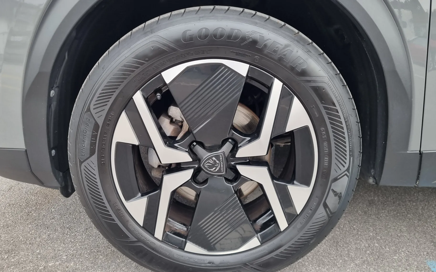 Zunanja slika - Peugeot 2008 - 1.2 PureTech 130 Allure Avtomatik - TOP OPREMA - 3