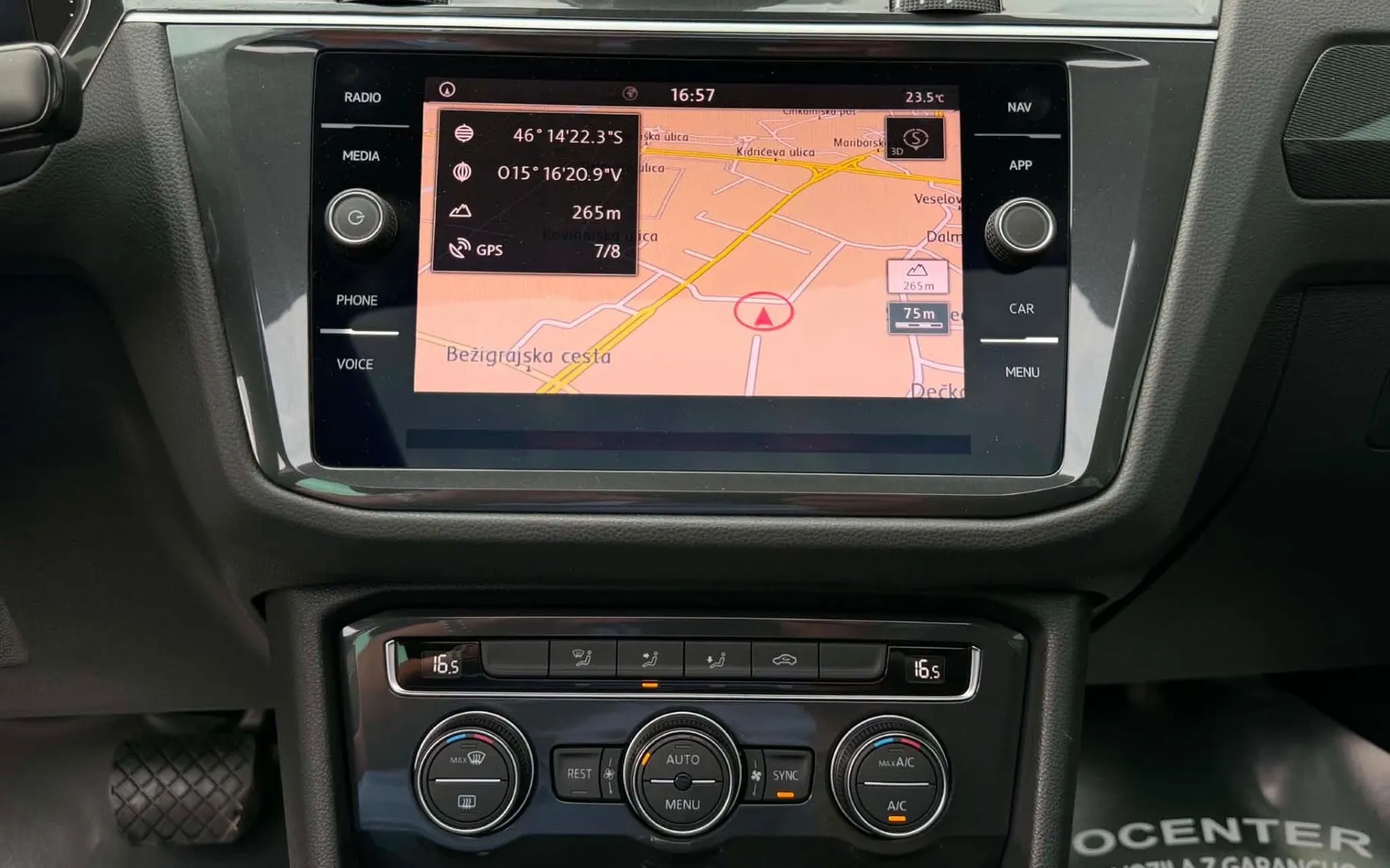 Notranja slika - VW Tiguan - 2.0TDI-DSG-H LINE-VIRTUAL-PANORAMA-LIZING ZA TUJ - 11