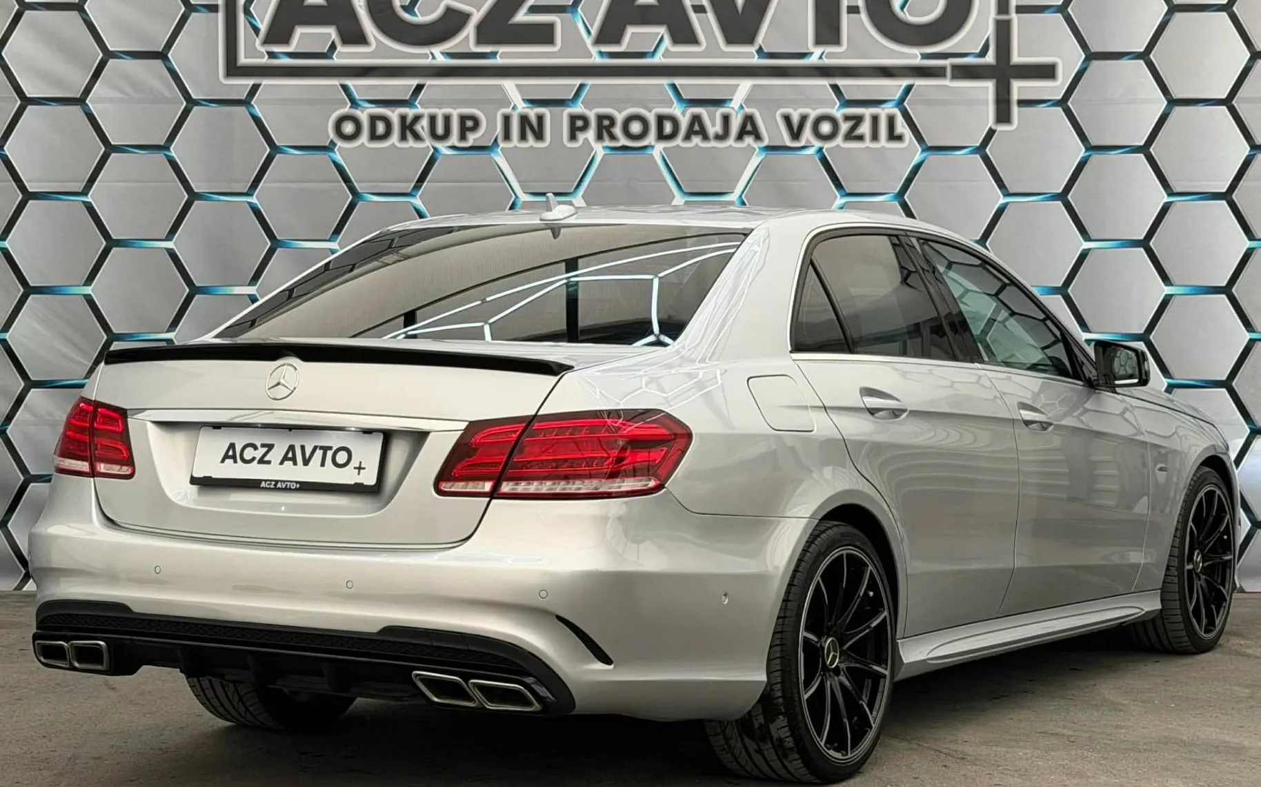 Zunanja slika - Mercedes-Benz E-Razred - E 200D•AUT•EDITION•FUL LED•NAVIGACIJA•6.3 LOOK•F1• - 4