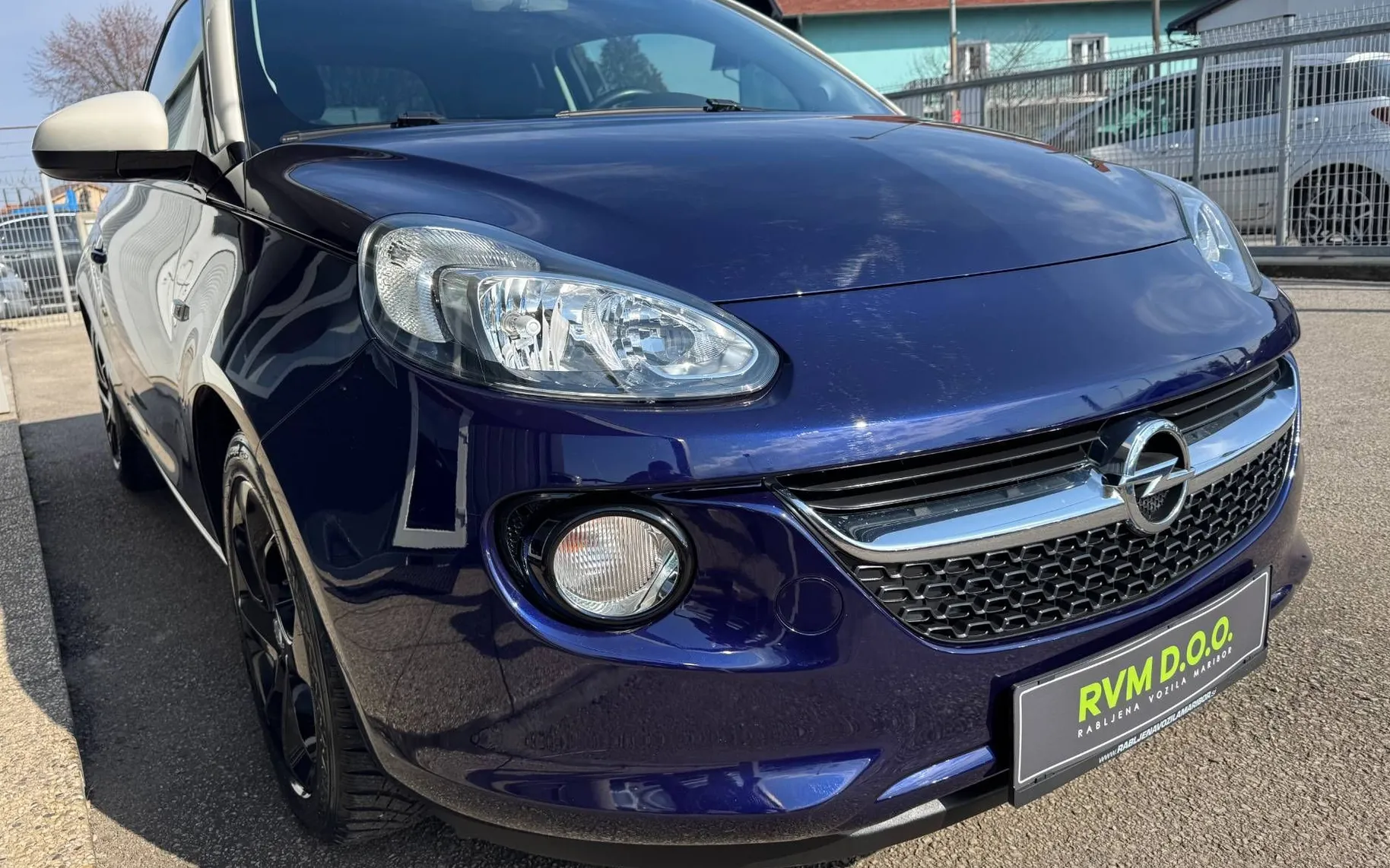 Zunanja slika - Opel Adam - VIOLA°SLO°2.LAST°DVOBARVEN°TEMPOMAT°BLUETOOTH°AL.. - 4