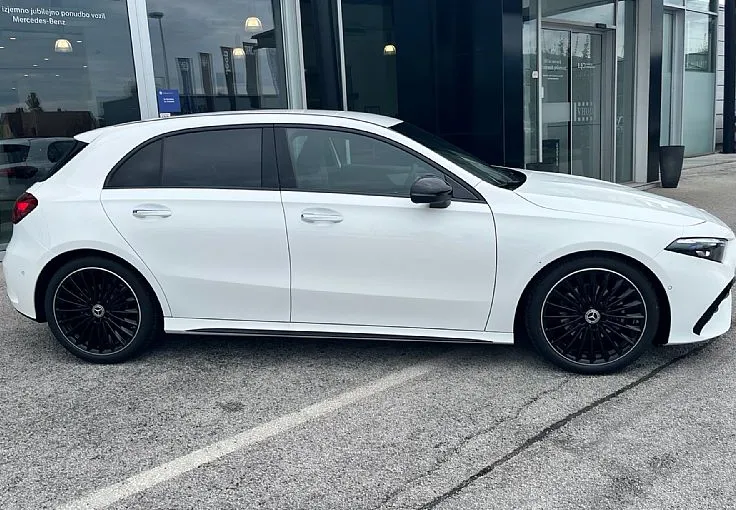 Zunanja slika - Mercedes-Benz A-Razred - 180 AMG Line EDITION Avt. - 4