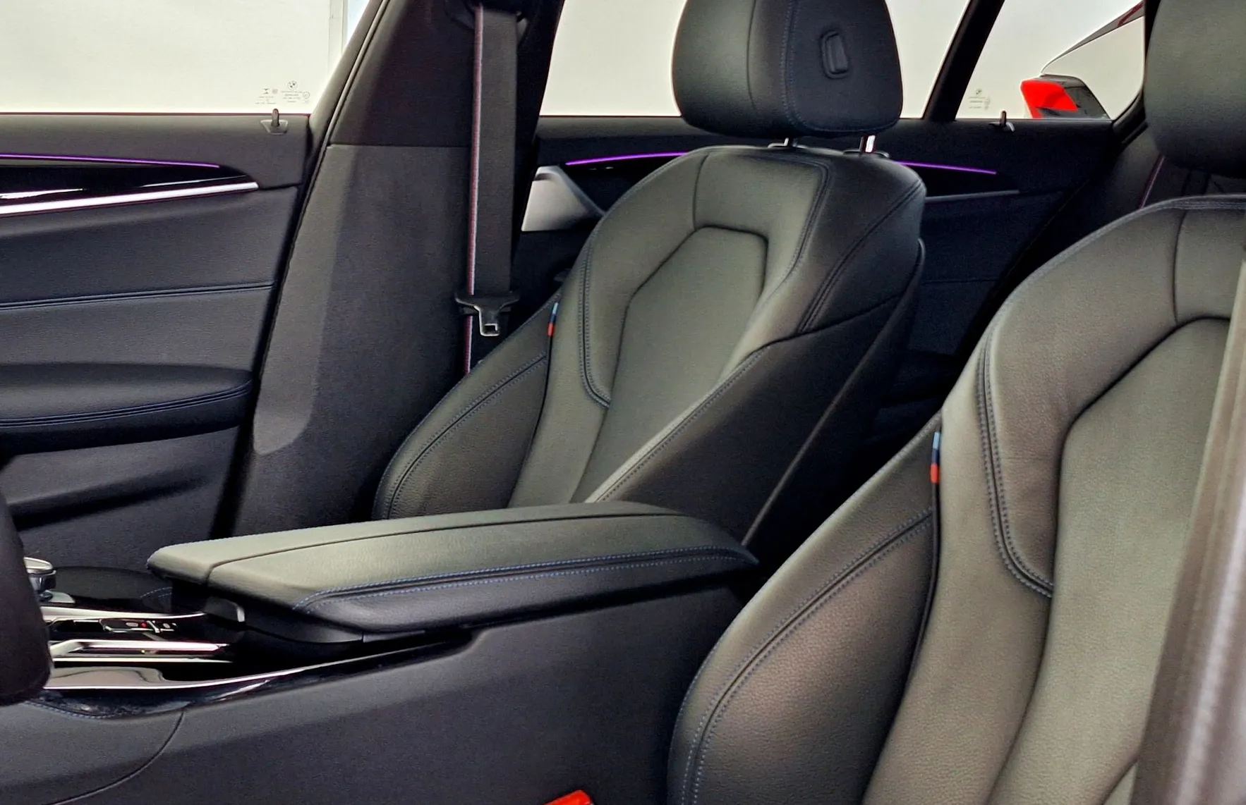 Zunanja slika - BMW Serija 5 - Touring: 530d xDrive M-SPORT•4CONTROL•AIR•AMBIENT•ACC•AL - 13