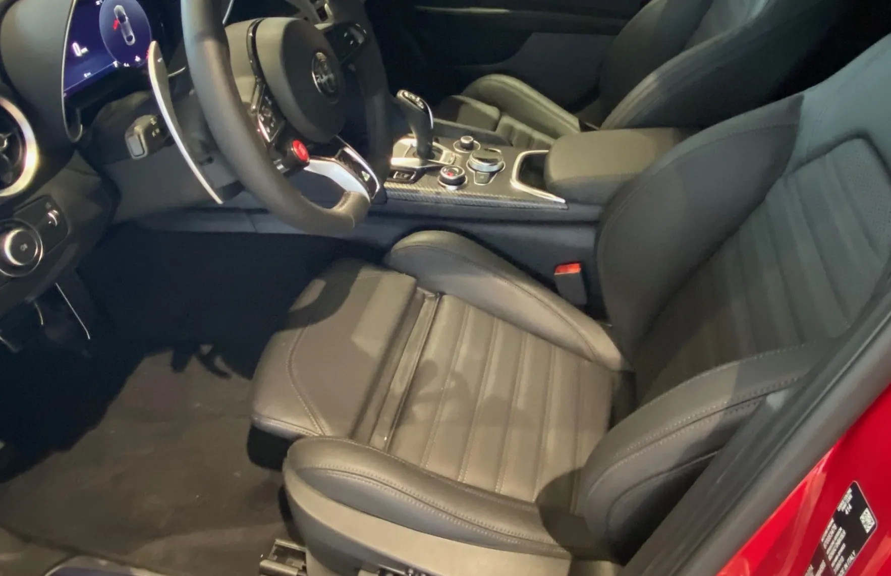Zunanja slika - Alfa Romeo Giulia - 2.9 Turbo 520hp AT8 Quadrifoglio - 4