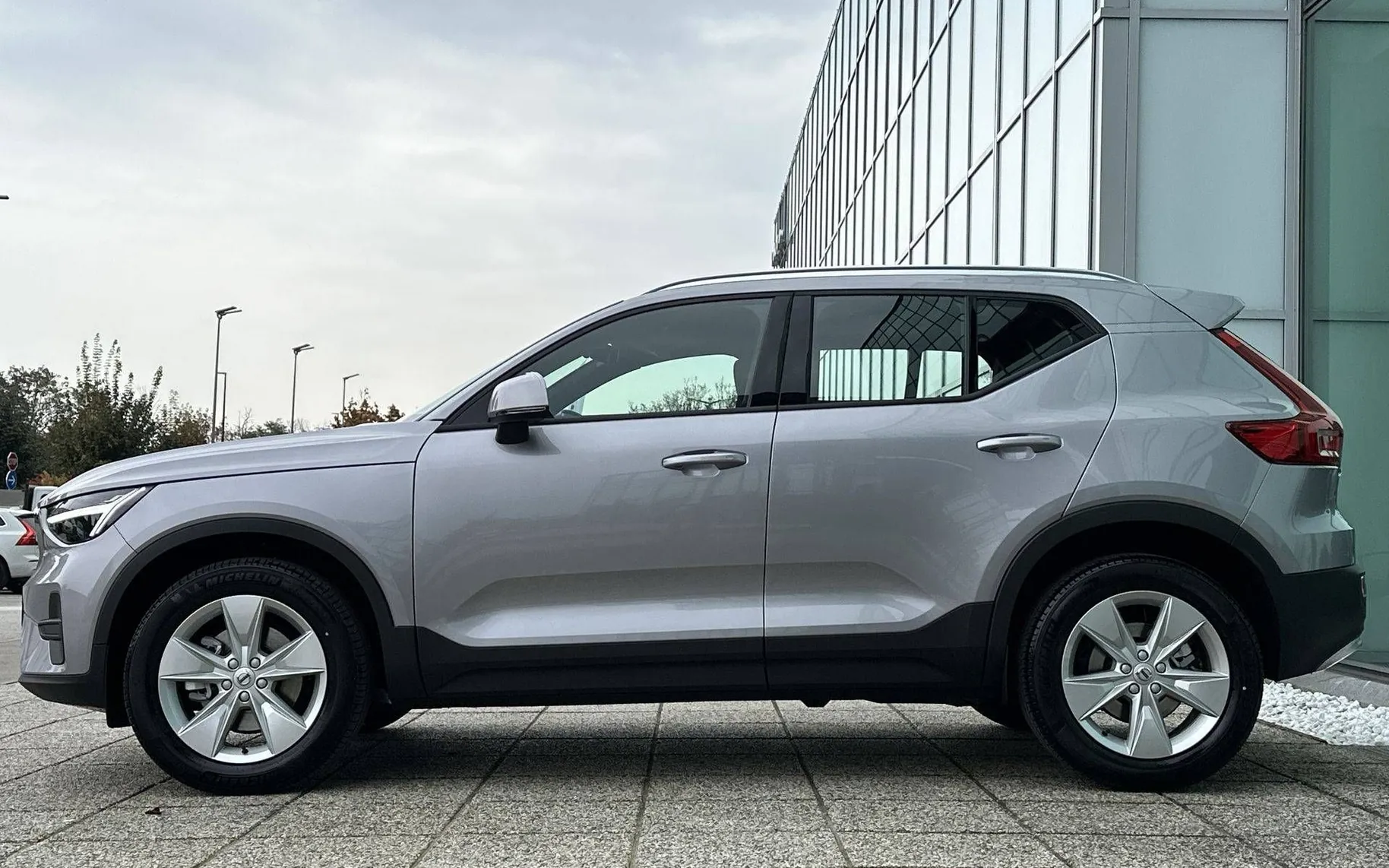 Notranja slika - Volvo XC40 - B3 P Core AT DCT 3 leta garancije + 3 servisi... - 8