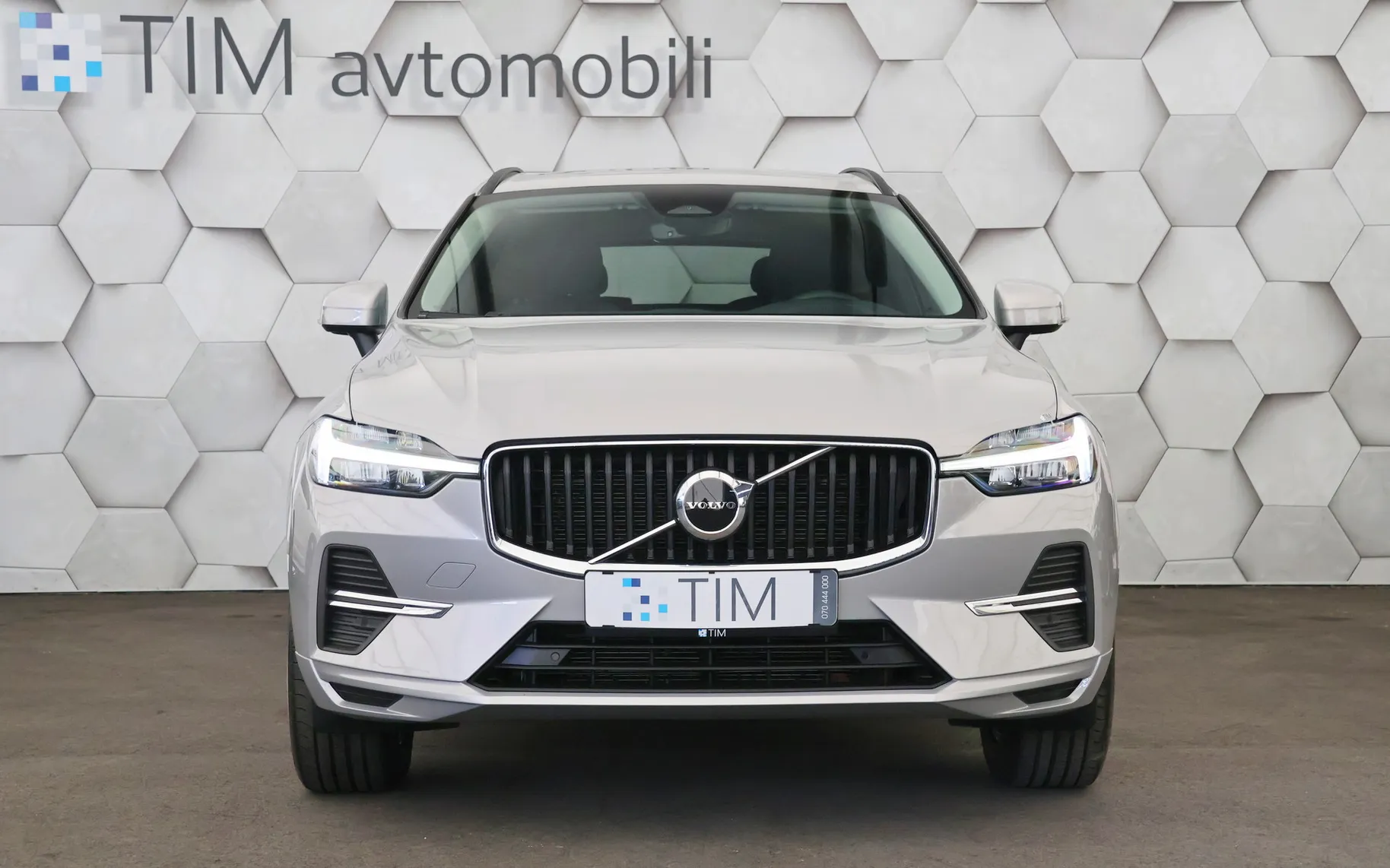 Zunanja slika - Volvo XC60 - B4D 2.0d AWD Geartronic Core 197KM - 5