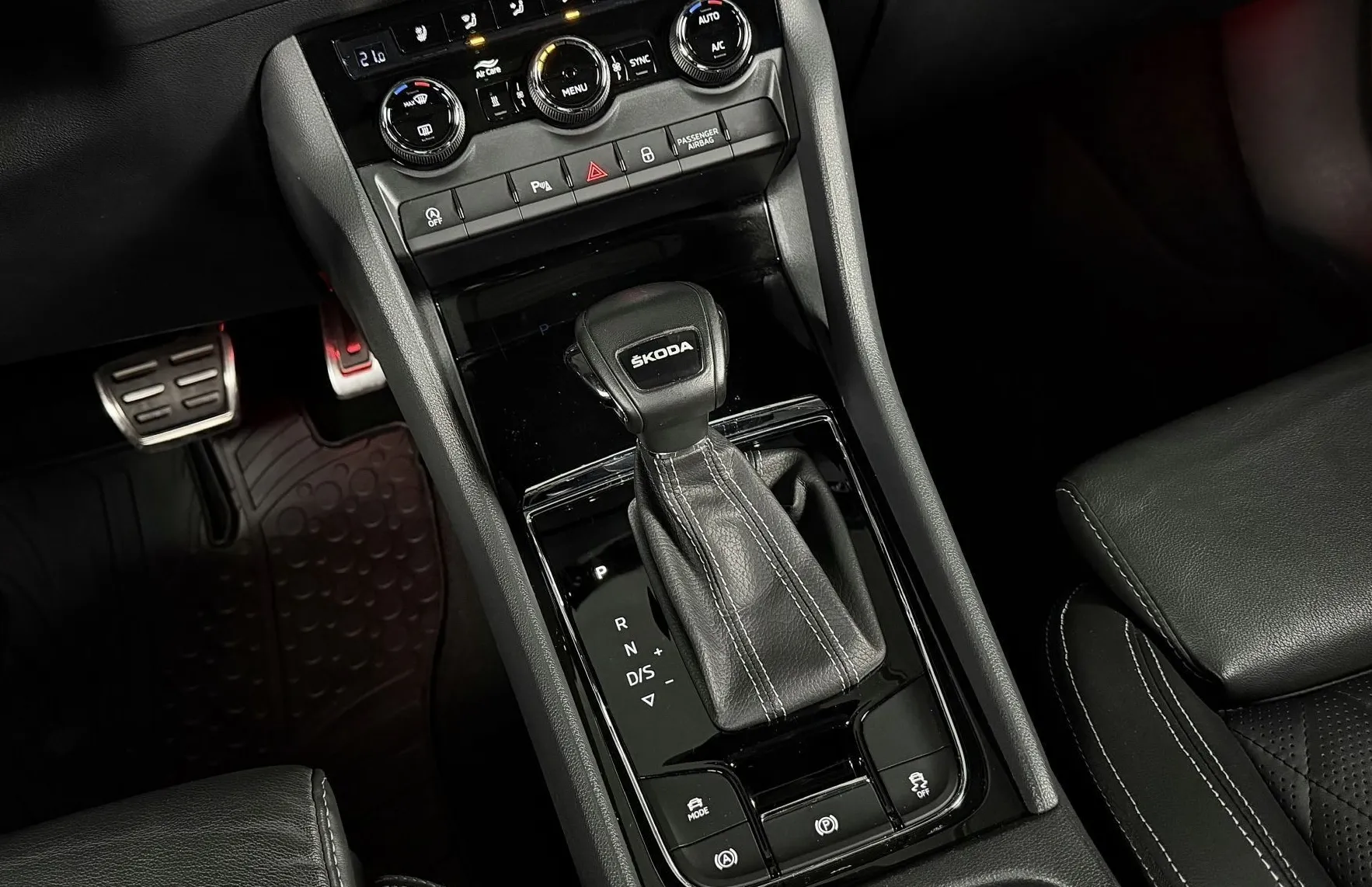 Zunanja slika - Škoda Kodiaq - 2.0 TDI SPORTLINE DSG - PANO - HLAJ GRET SED. - 11