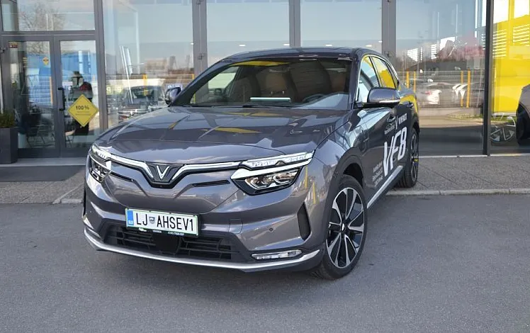 Zunanja slika - Vinfast VF8 - PLUS 4X4 - 3