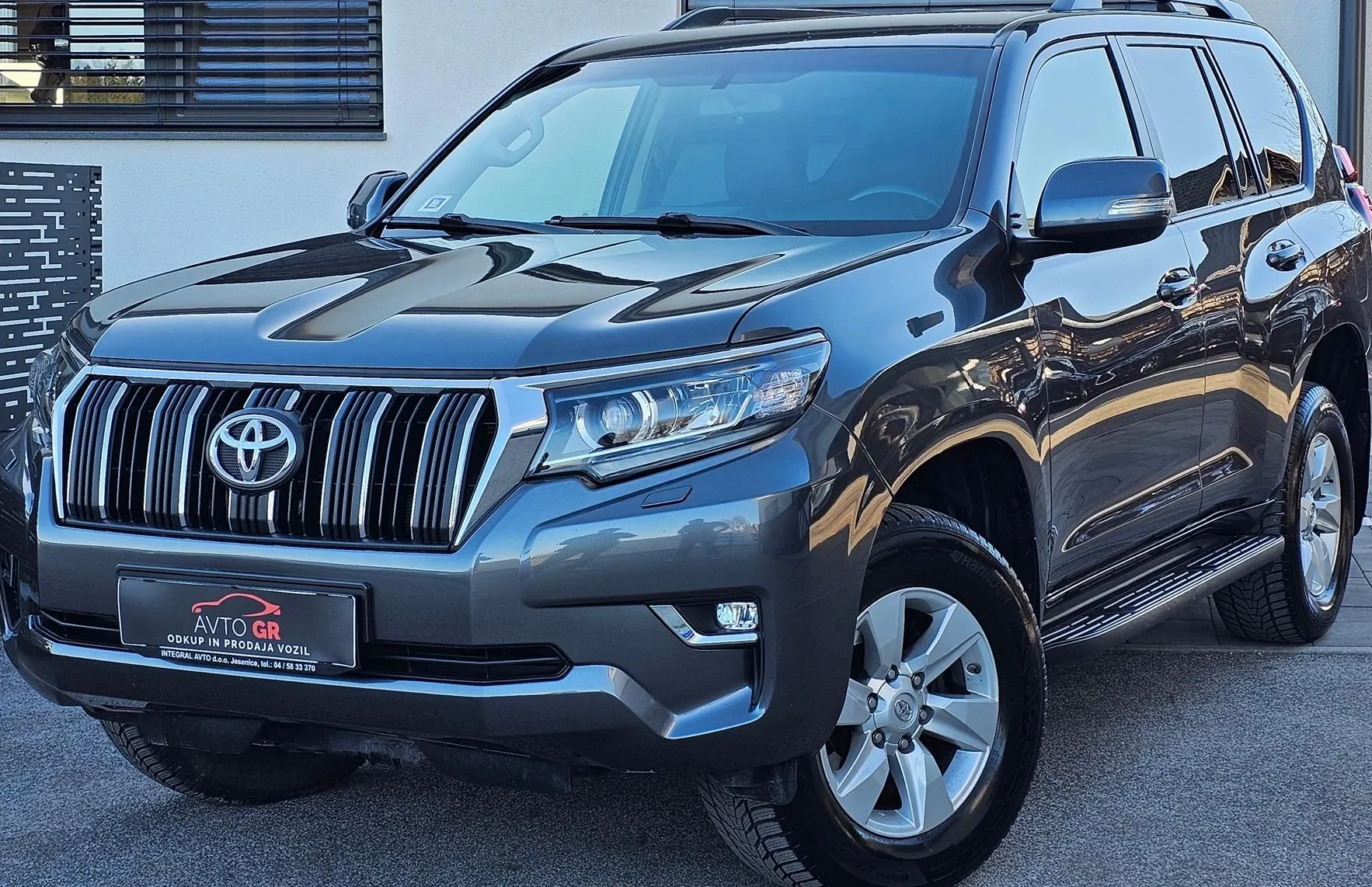 Zunanja slika - Toyota Land Cruiser - 2.8 D-4D AWD Premium-Le 165.000 km- EL.Sede  382 i-K - 16