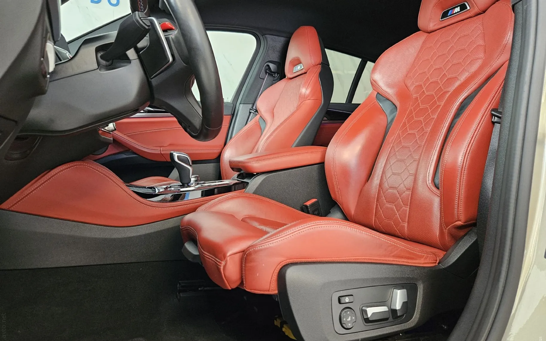 Notranja slika - BMW serija X4: - M COMPETITION|ACC|HUD|Kamera|HarmanKardon|Kljuka - 8