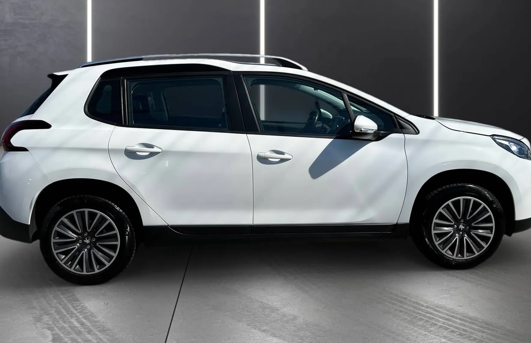 Zunanja slika - Peugeot 2008 - 1.2 SLOVENSKI 1.LASTNIK MOŽNOST BREZ POLOGA - 10