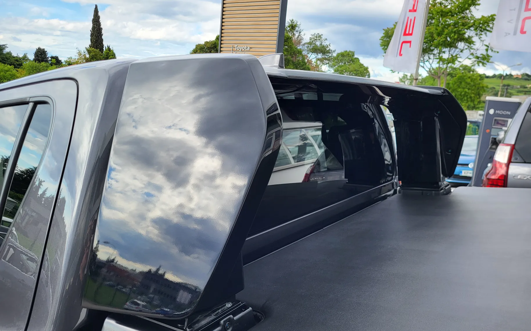 Zunanja slika - Toyota Hilux - 2.8 D-4D GR SPORT - 12