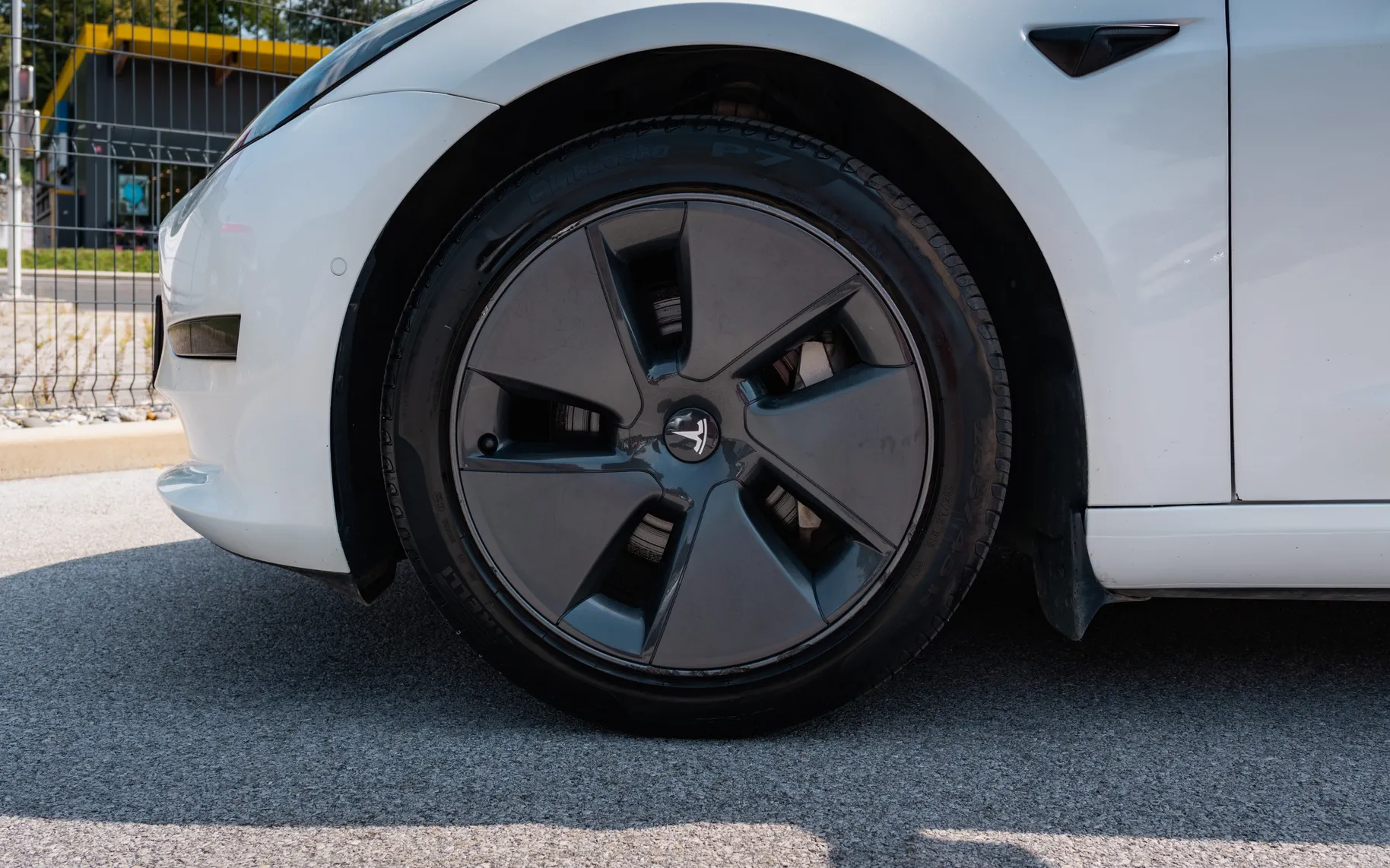 Zunanja slika - Tesla Model 3 - Standard Range Plus - 6