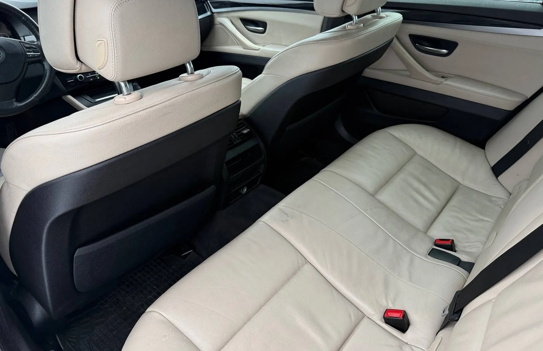 Zunanja slika - BMW Serija 5 - Touring: 520d M PAKET BI-XENON NAVI TEMP PDC USNJE - 11