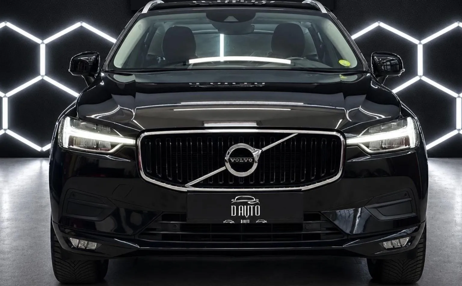 Zunanja slika - Volvo XC60 - D4 BUSINESS EXECUTIVE KAMERA ACC CARPLAY KEYLESS - 2