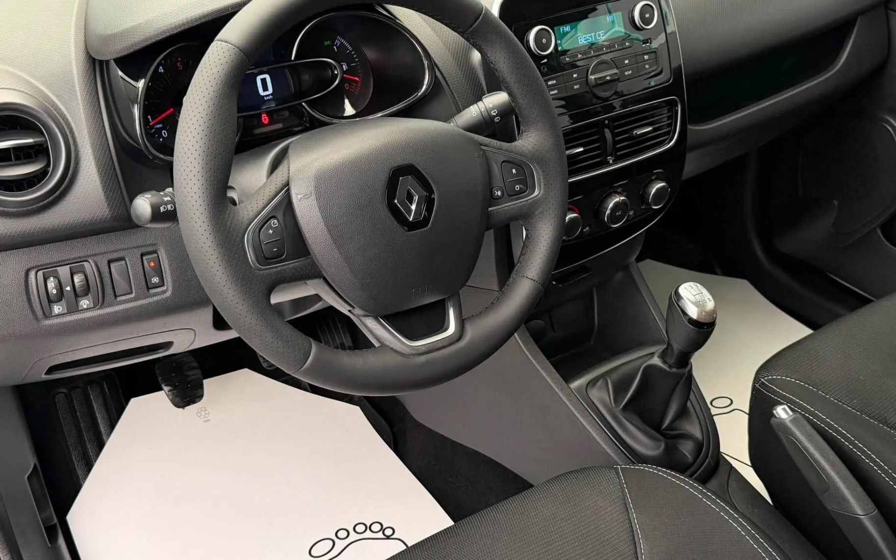 Notranja slika - Renault Clio - 1.5 DCI•OPRAVLJEN VELIK SERVIS•FACELIFT•TEMPOMAT•. - 8