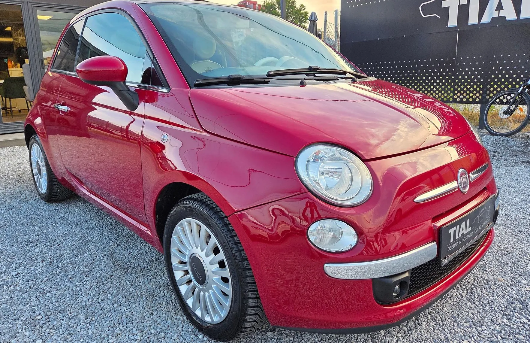 Zunanja slika - Fiat 500 - 1.2-klima-panorama-alu-samo145.000km-servisiran - 3