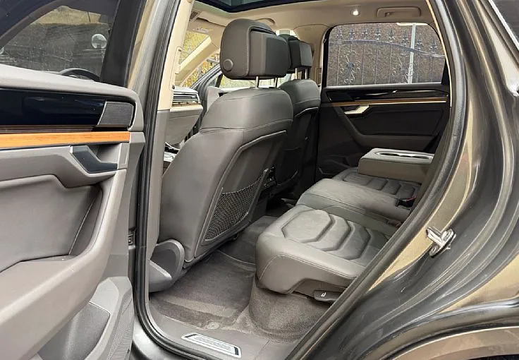 Zunanja slika - Volkswagen Touareg - 4motion V6 TDI R-LINE 1.LAST BLACK PANO LUFT H-UP - 9