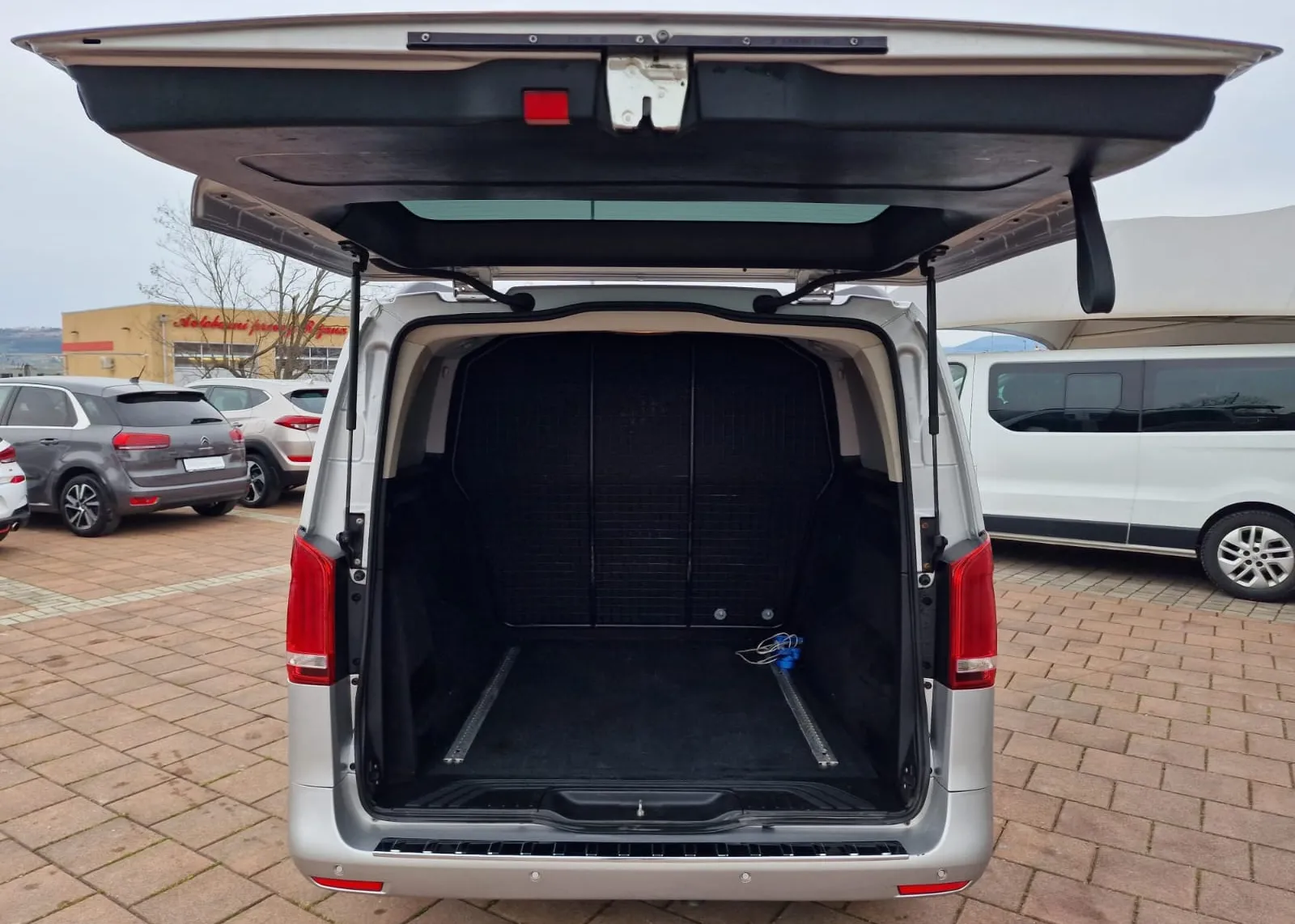 Zunanja slika - Mercedes-Benz Vito - 119D-AUT.-4X4-LEASING BREZ POLOGA - 10