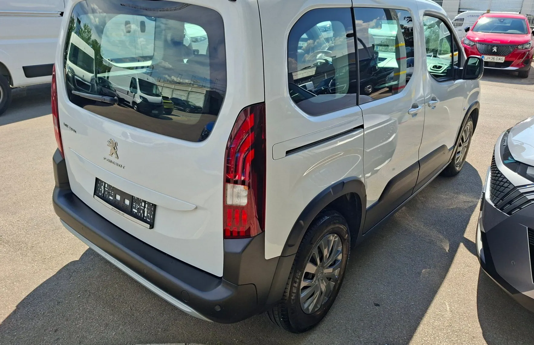 Zunanja slika - Peugeot Rifter - L1 ALLURE 1.2 PURETECH 110 STT €6.4 - 3