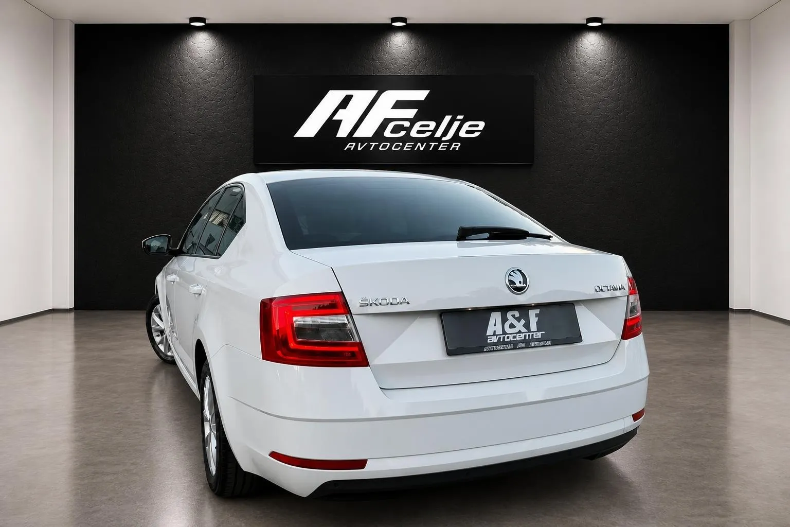 Notranja slika - Škoda Octavia - 1.6 TDI-LED-LIZING ZA TUJCE-TEMPOMAT-PDC-... - 7