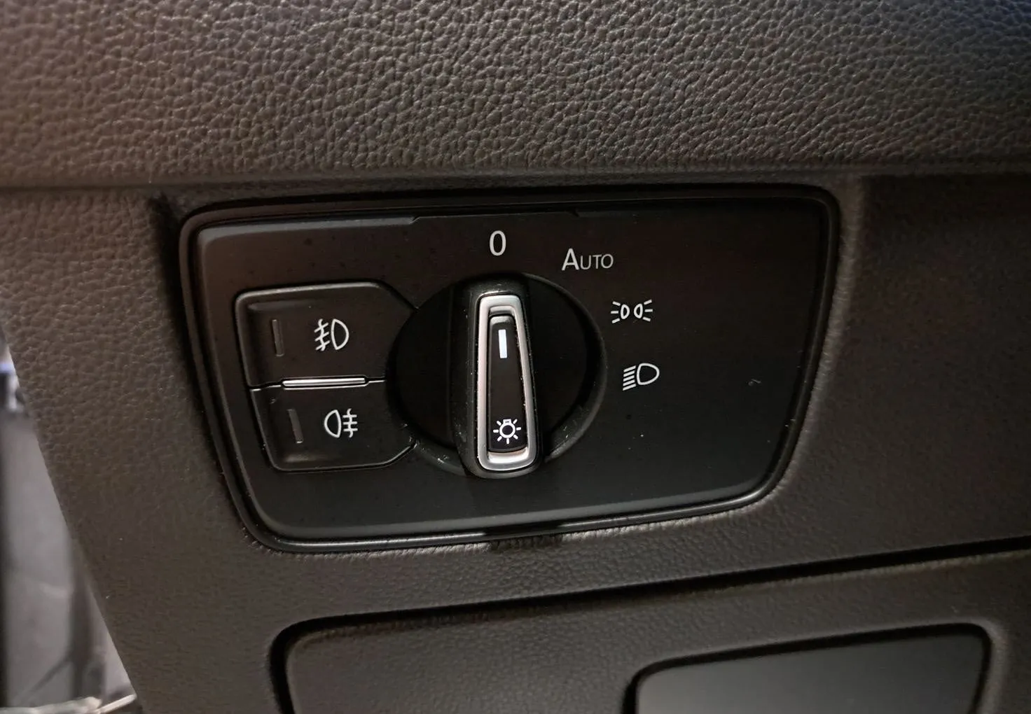 Zunanja slika - Volkswagen Passat - Variant 2.0 TDI BMT DSG Z ENOLETNIM JAMSTVOM - 14