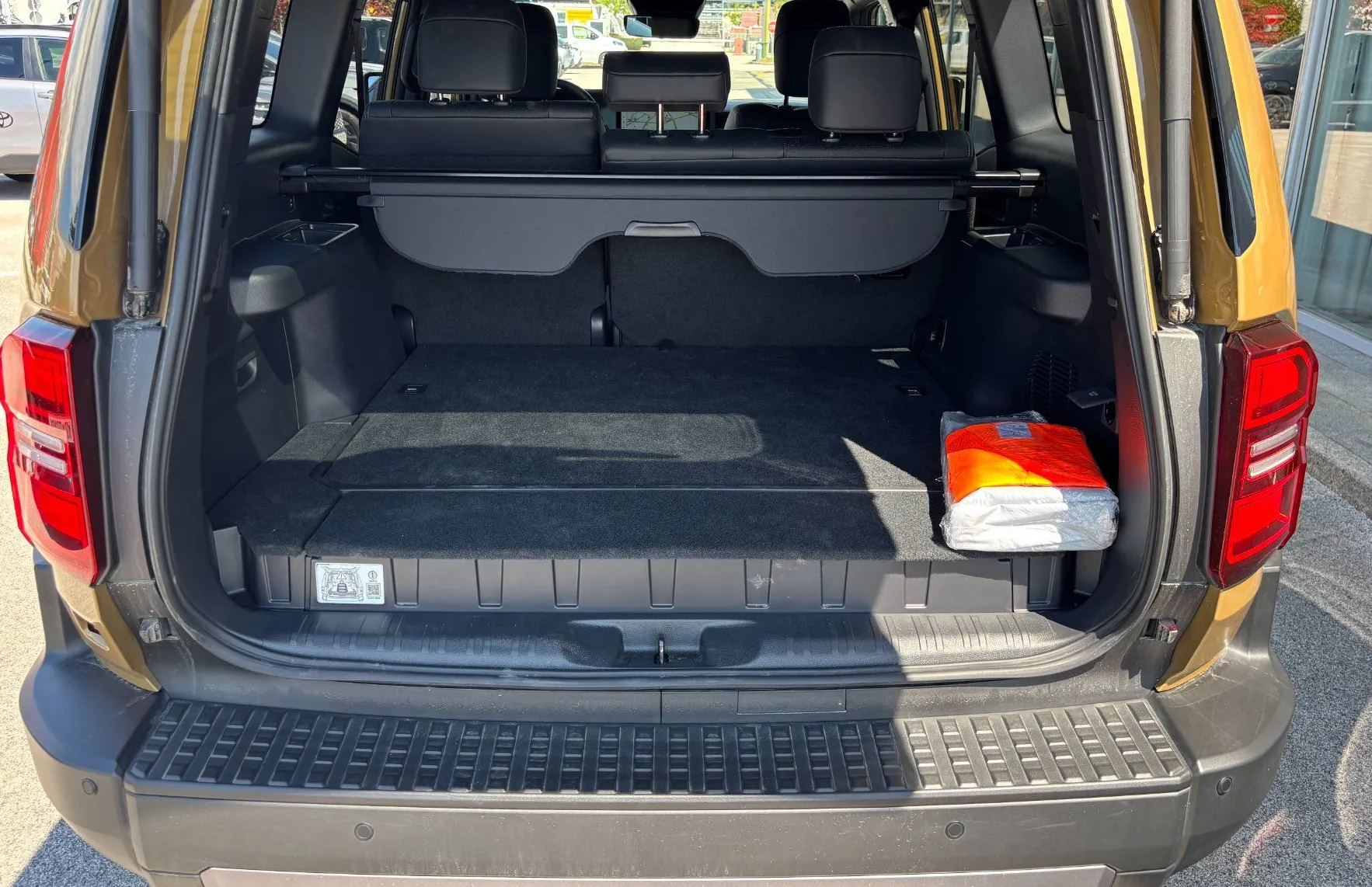Zunanja slika - Toyota Land Cruiser - 2.8 D-4D MHEV Executive Avt. - 17
