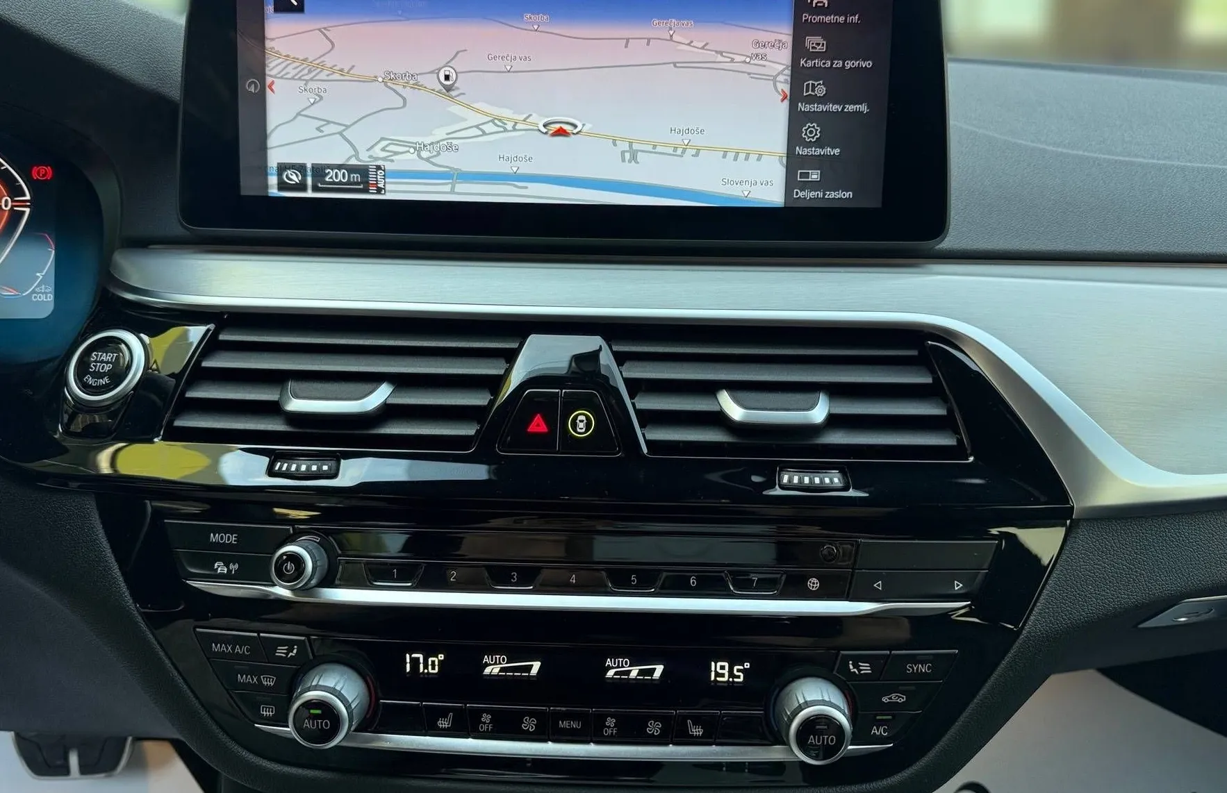 Zunanja slika - BMW Serija 5 - Touring: 520i M SPORT PAKET PANO USNJE NAVI KAMERA VIRTU - 16