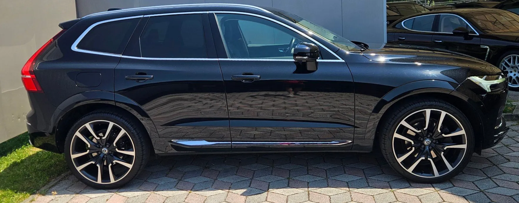 Zunanja slika - Volvo XC60 - B4D AWD Inscription Luxe Avt.+22 COL+2x Memory - 4