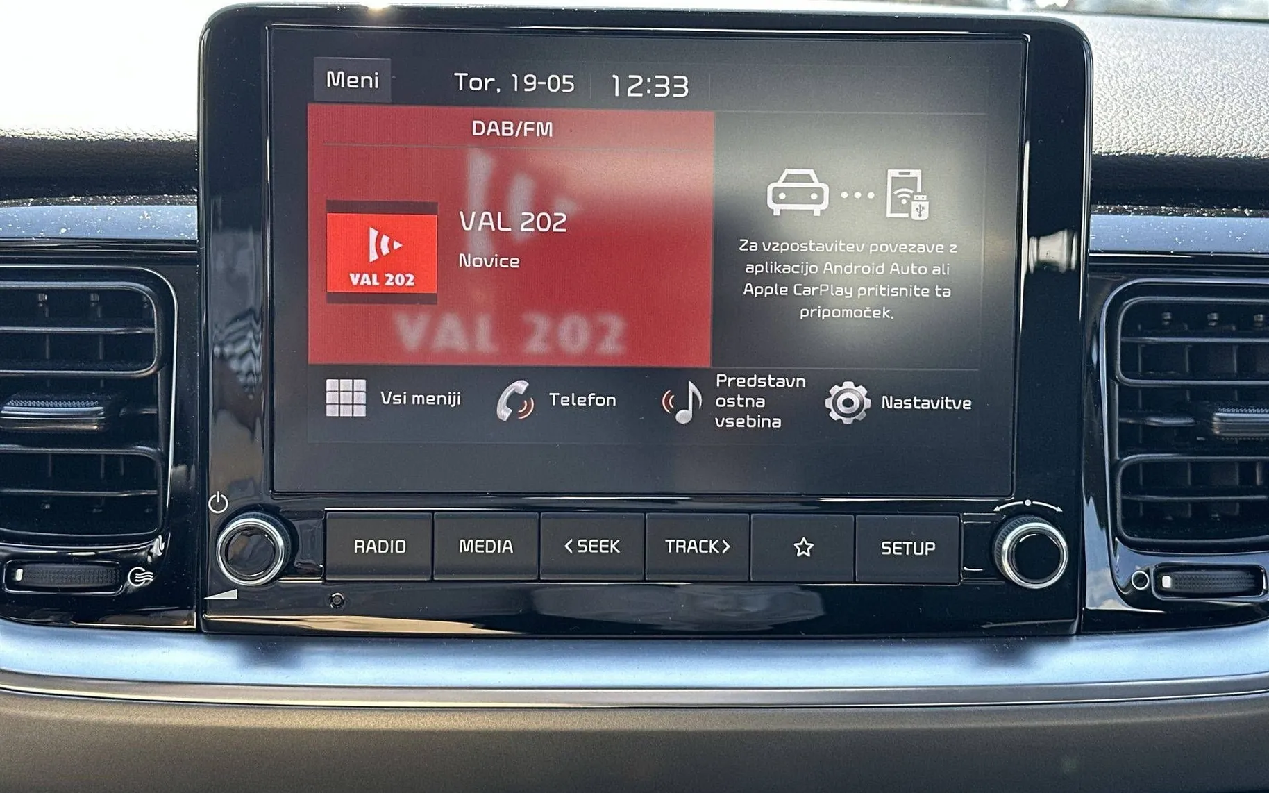 Notranja slika - KIA Stonic - 1.0 T-GDi LX Urban ISG - 17