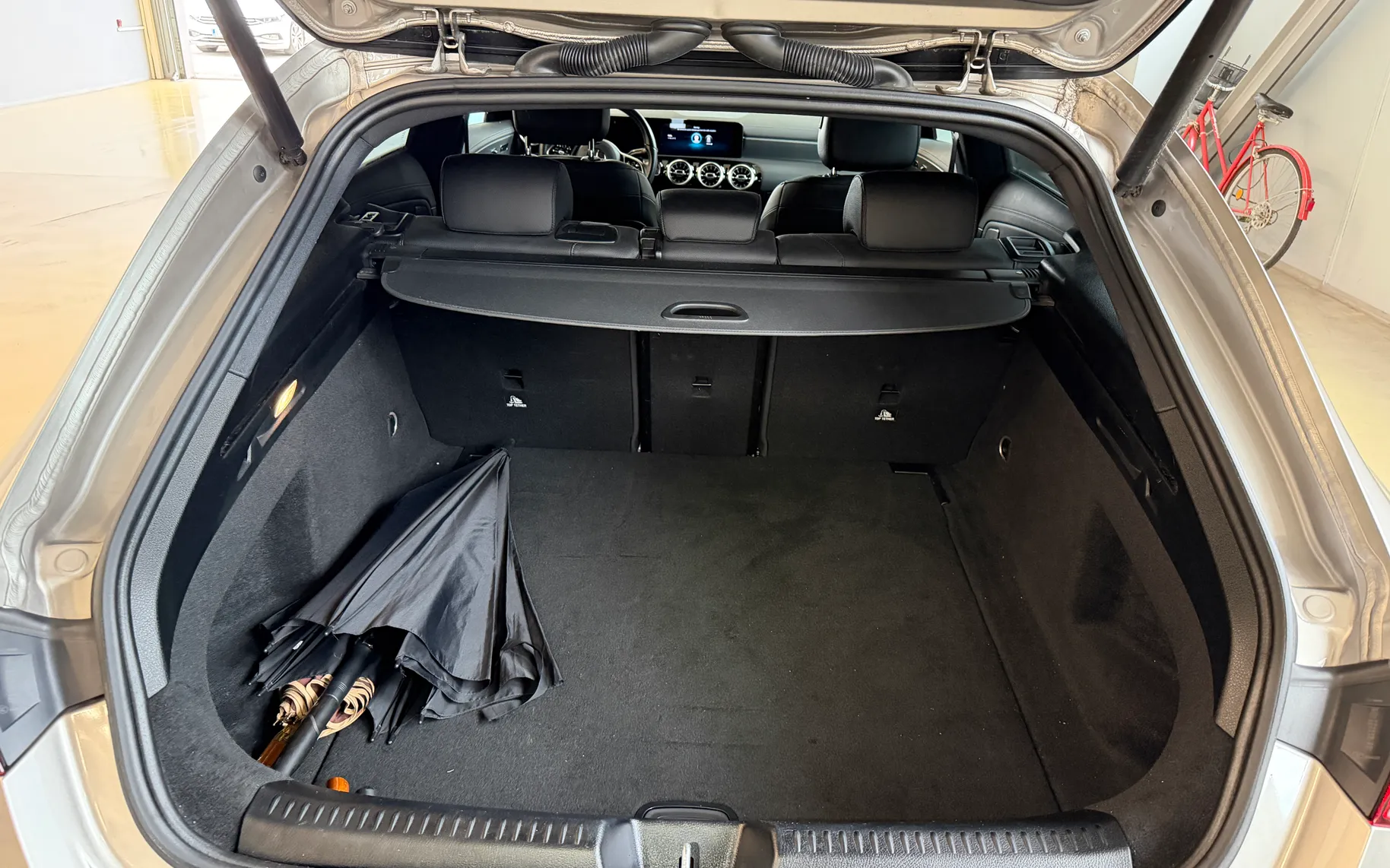 Notranja slika - Mercedes-Benz CLA-Razred - 200d - 13
