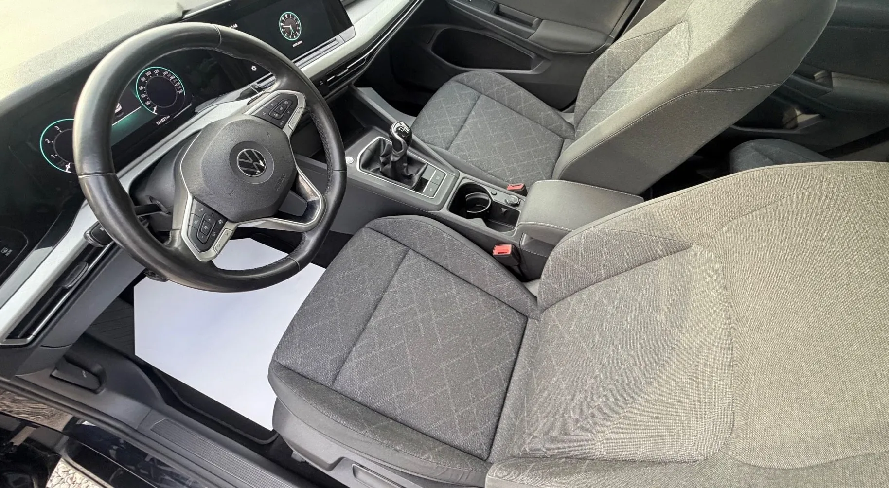 Notranja slika - Volkswagen Golf - 2.0 TDI RADAR-LED-VIRTUAL - 8