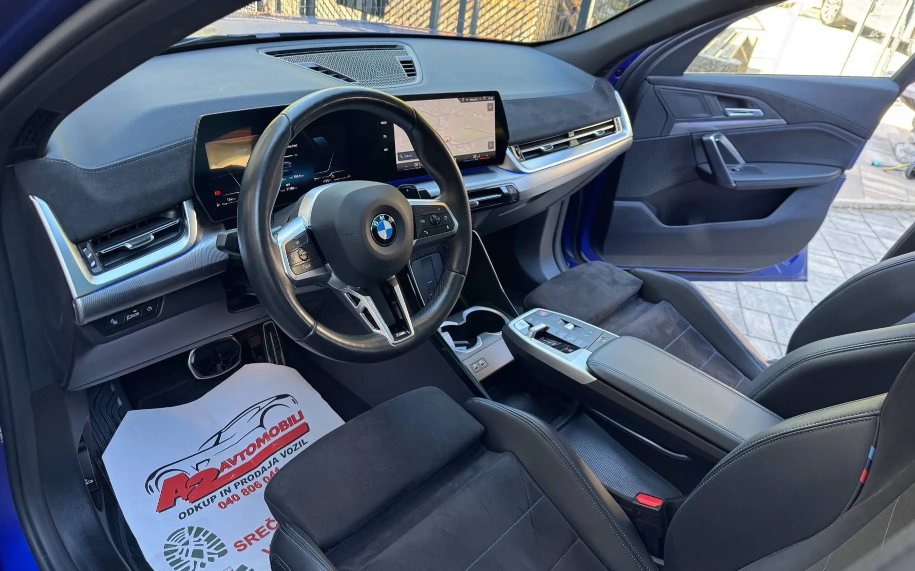 Notranja slika - BMW serija X2: - X2 xDrive20d Avt. M-PRO -MAT-PANO-KAMERA-ALCANTARA - 12
