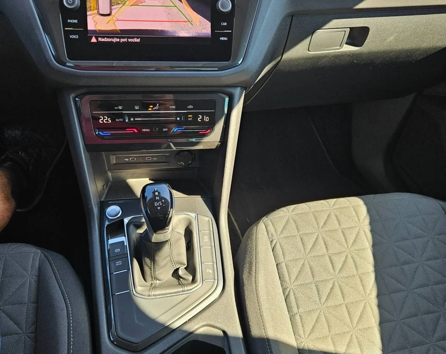Notranja slika - Volkswagen Tiguan - 2.0 TDI BMT AVT. 1.LASTNIK SLO KAMERA VIRTUAL NA.. - 10