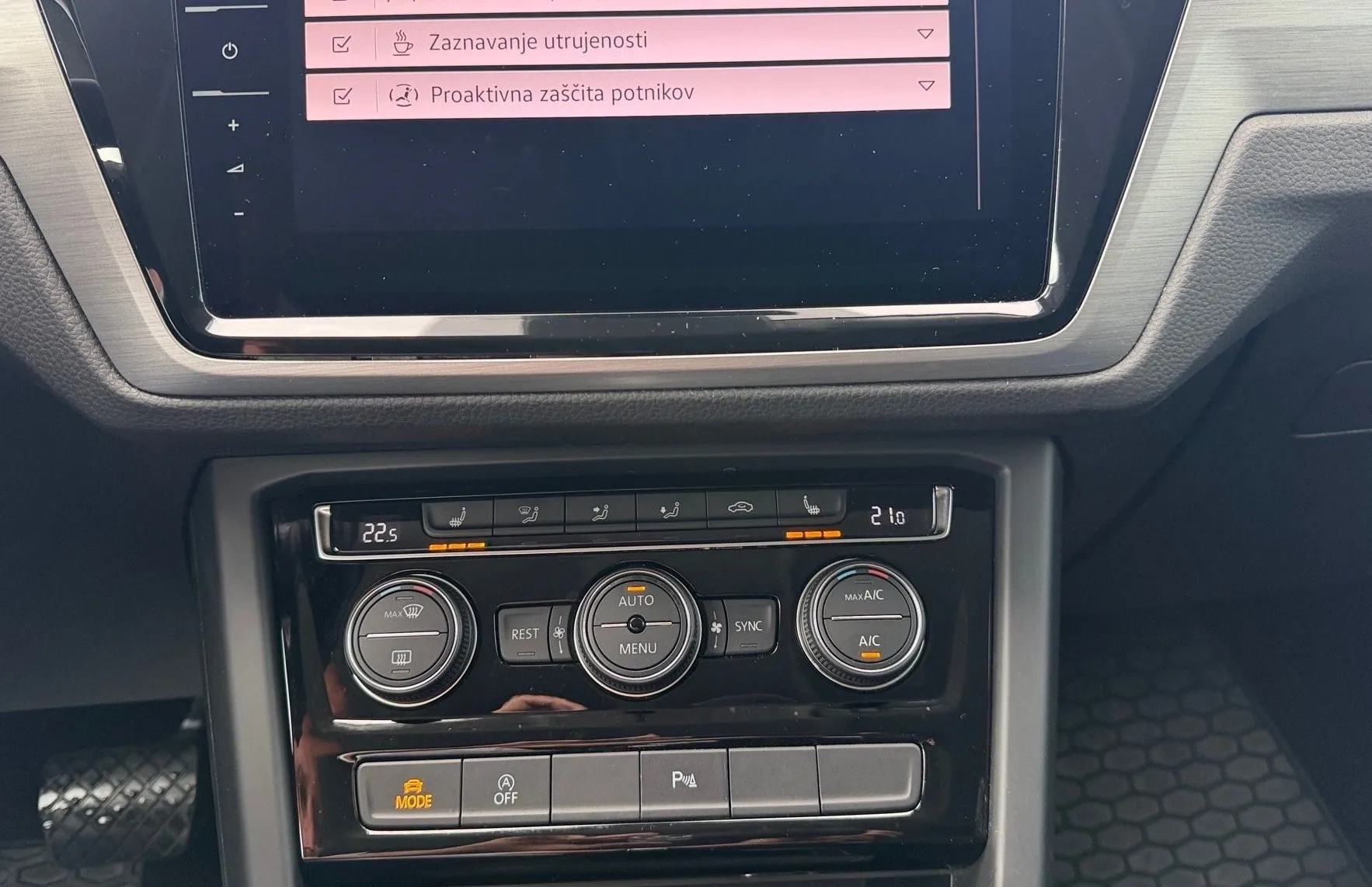 Zunanja slika - VW Touran - 1.5 TSI BMT Family DSG-DCC-ACC-PDC-Kamera-Masaža - 14