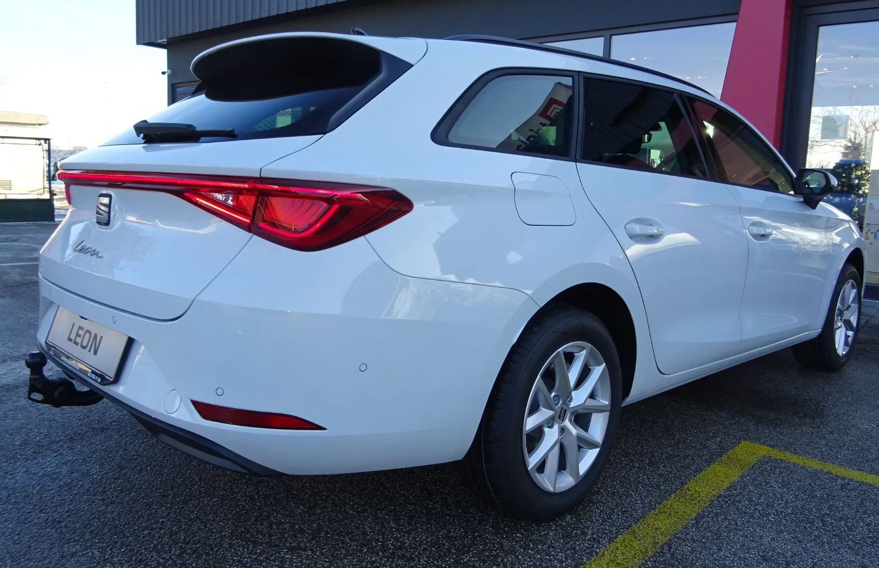 Zunanja slika - Seat Leon - 1.5 TSI 115KM STYLE EDITION ST - VL. KLJUKA - - 5