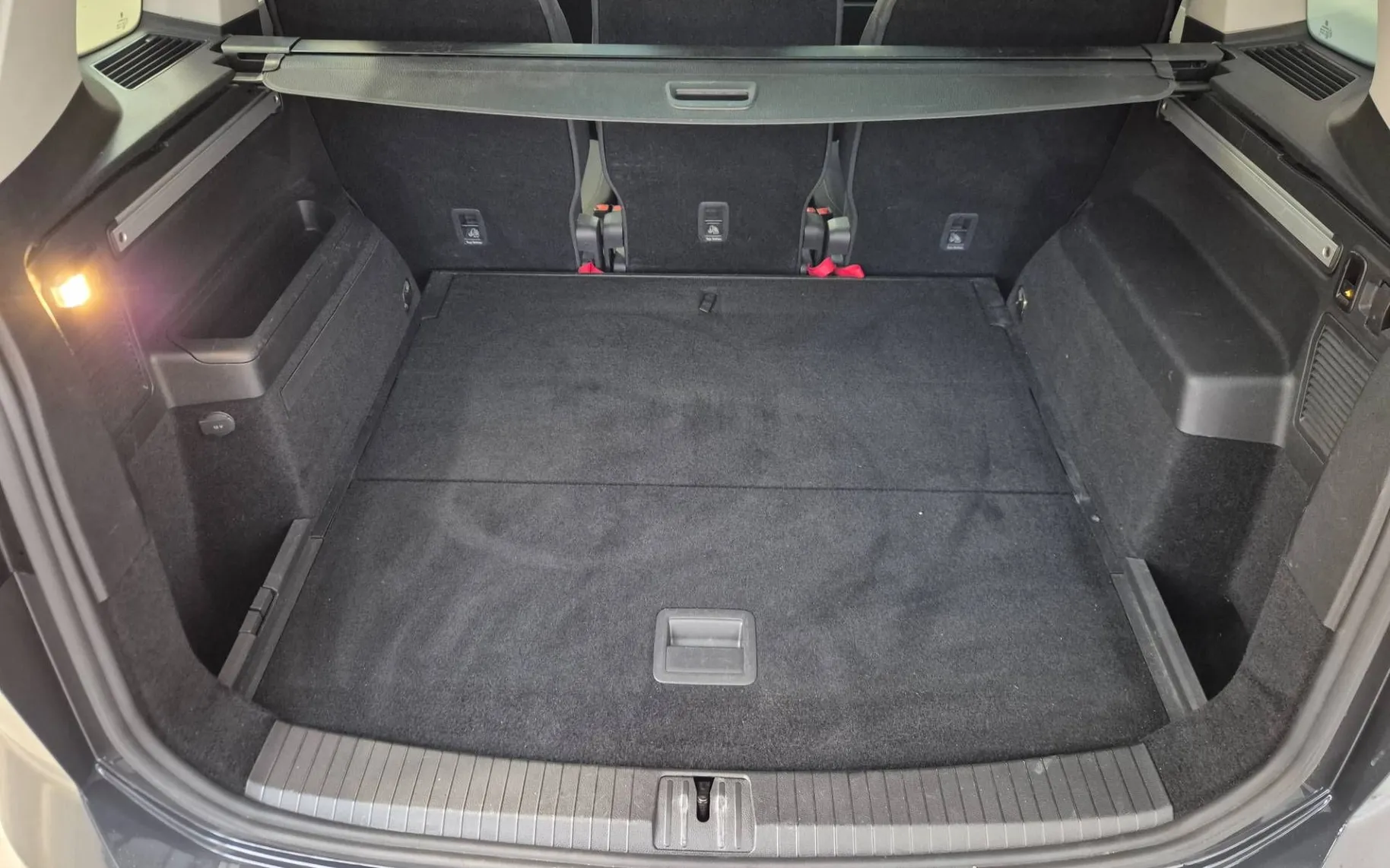 Notranja slika - Volkswagen Touran - 2.0 TDI Highline 150 PANORAMA-LED-KLJUKA... - 9