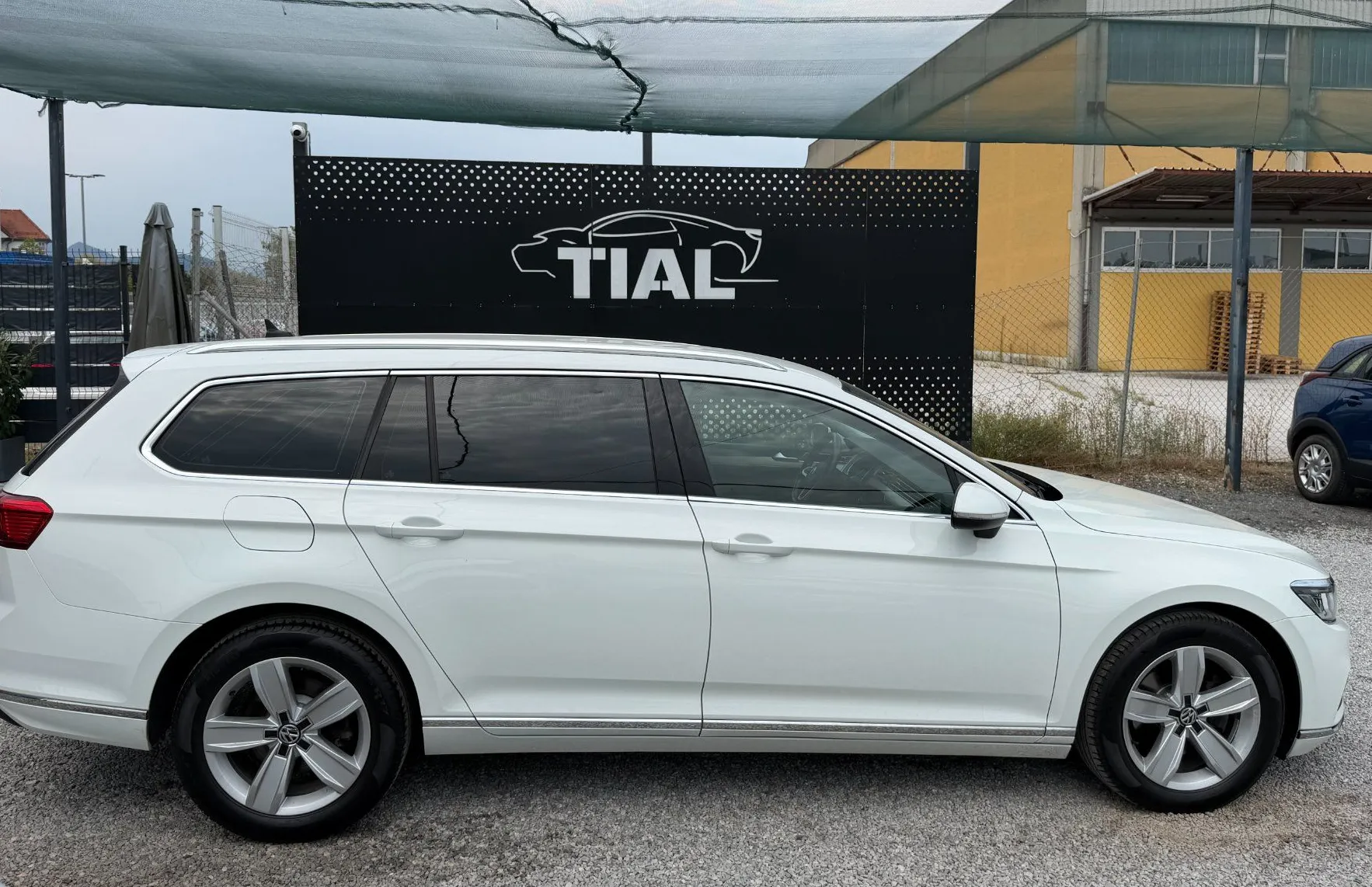 Zunanja slika - Volkswagen Passat - Variant 2.0 TDI DSG-SLO-HIGHLINE-ACC-FULLLED-OPR VELIK SER - 8