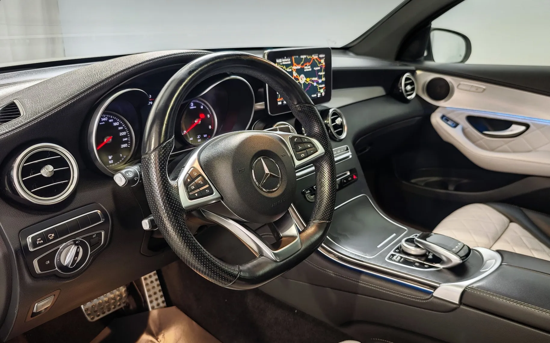Zunanja slika - Mercedes-Benz GLC Coupe - GLC 250 d 4MATIC AMG NAVI 360KAM PANO LED TEMP - 11