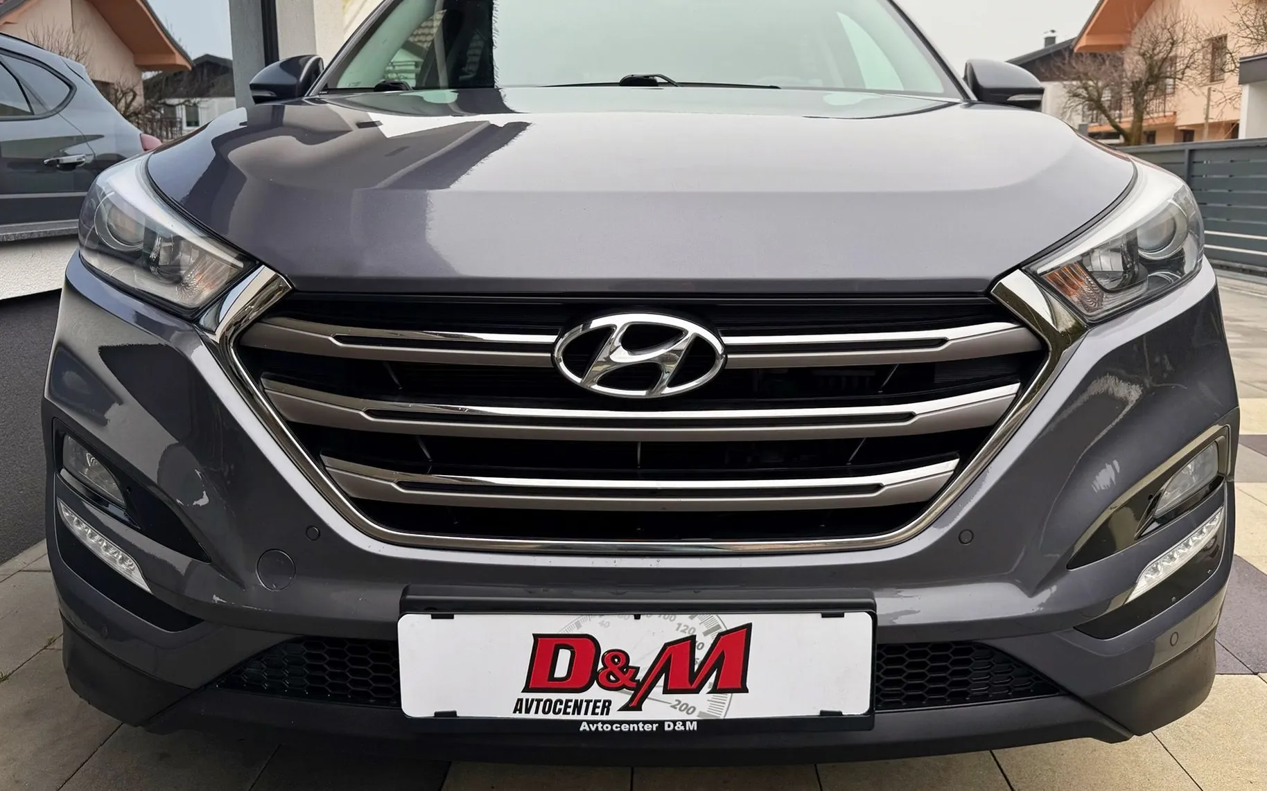 Zunanja slika - Hyundai Tucson - 1.7 CRDI|P4NORAMA|KAMERA|VLEČNA KLJUKA|17COL - 3