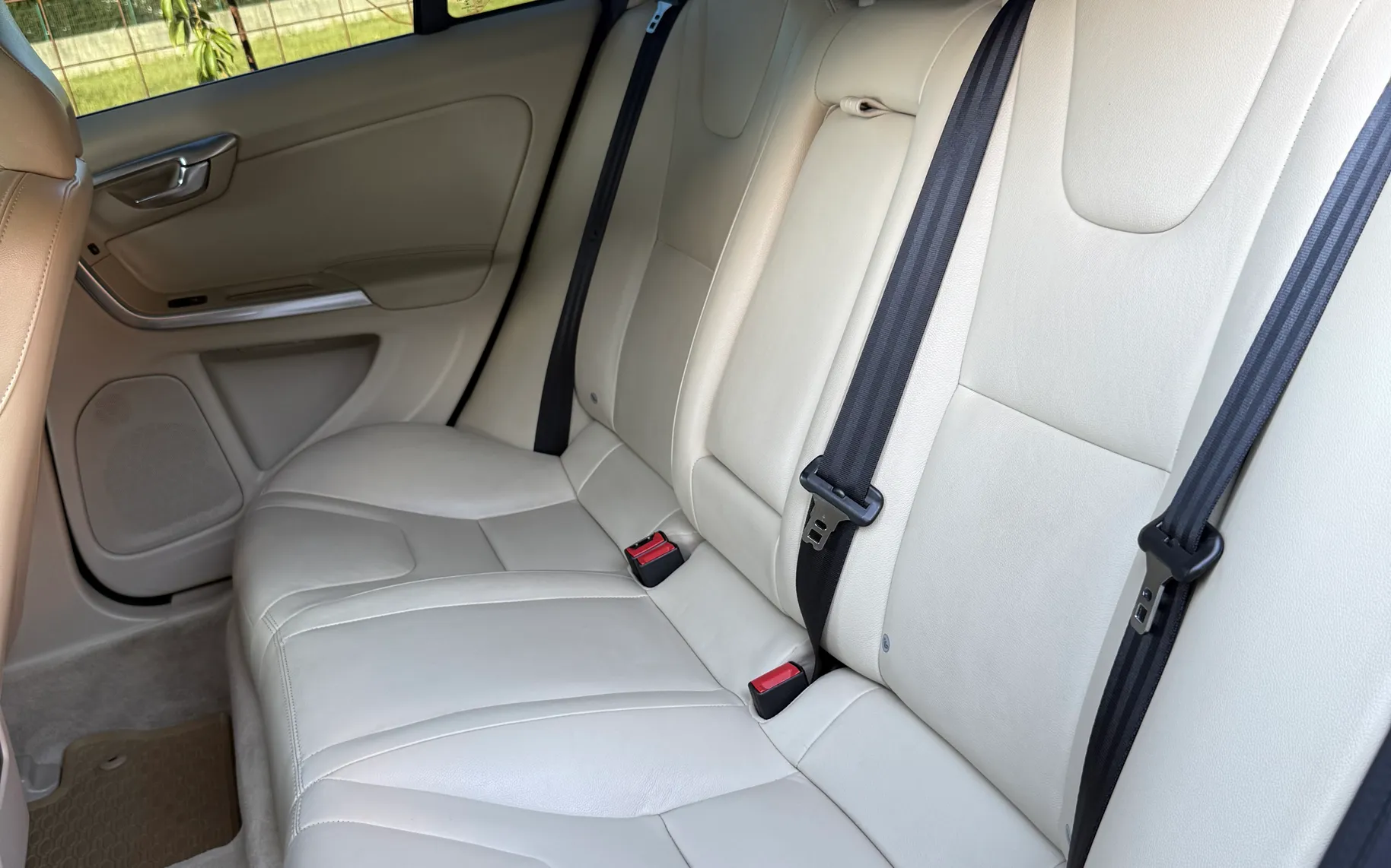 Notranja slika - Volvo S60 - D3 Summum Geartronic - 4