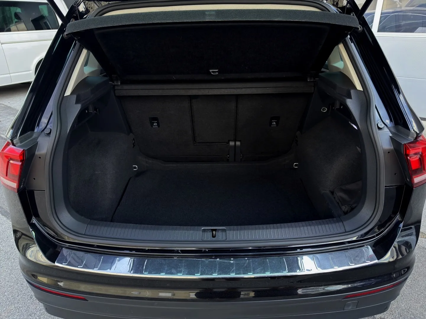 Zunanja slika - Volkswagen Tiguan - 2.0 TDI BMT Sound ACC|Kljuka|NAVI|18 COL - 13