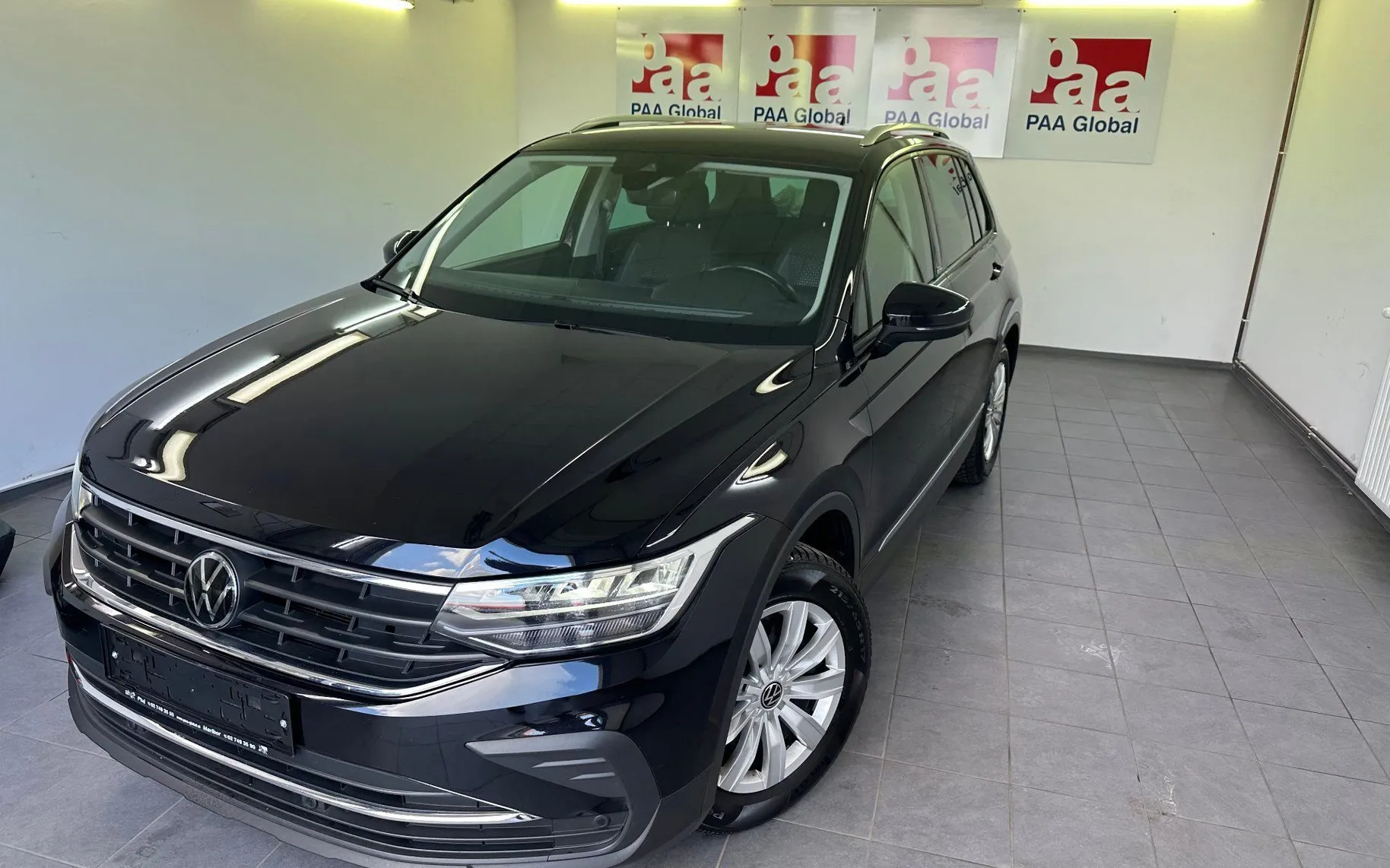 Zunanja slika - Volkswagen Tiguan - 2.0 TDI 110kW.NEMŠKI+4ALU.NAVI.AUT.GRET.SED.LED - 1