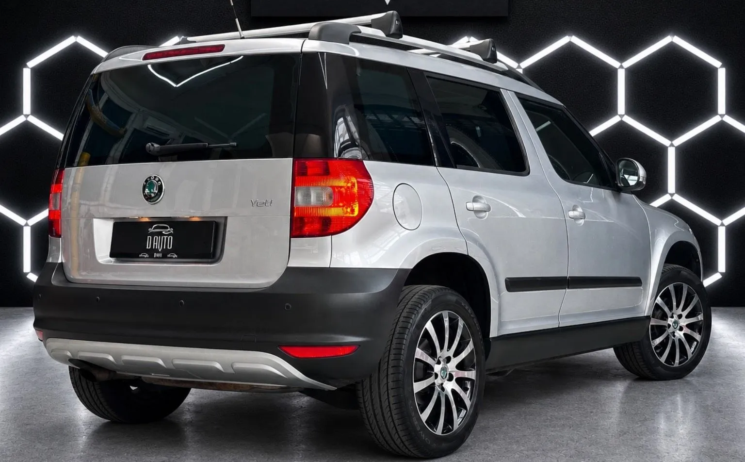 Notranja slika - Škoda Yeti - 1.2 TSI  DSG+PANORAMA+KLJUKA+TEMPOMAT+SLO.VOZILO.. - 17